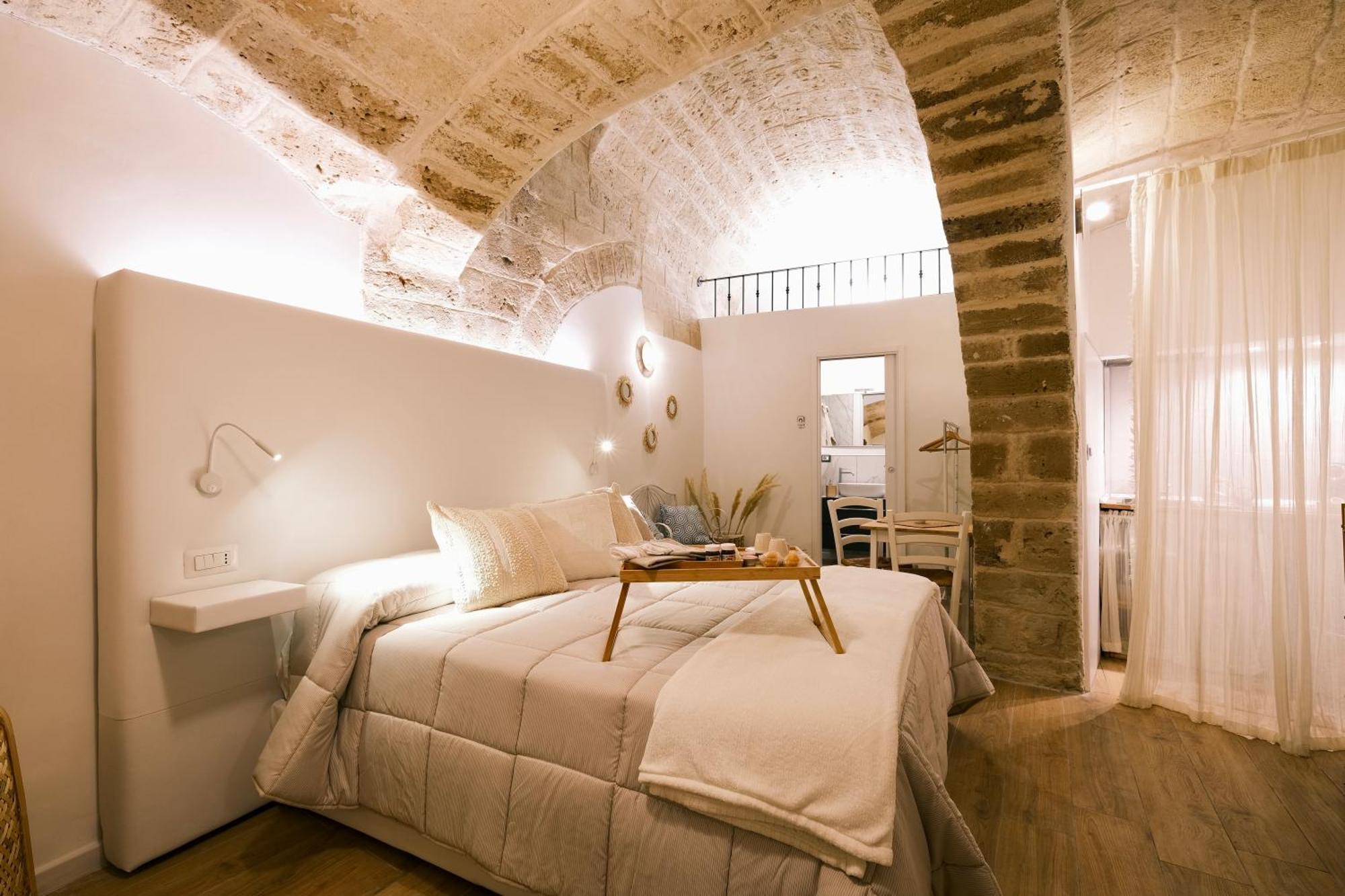 Mary House * Bari