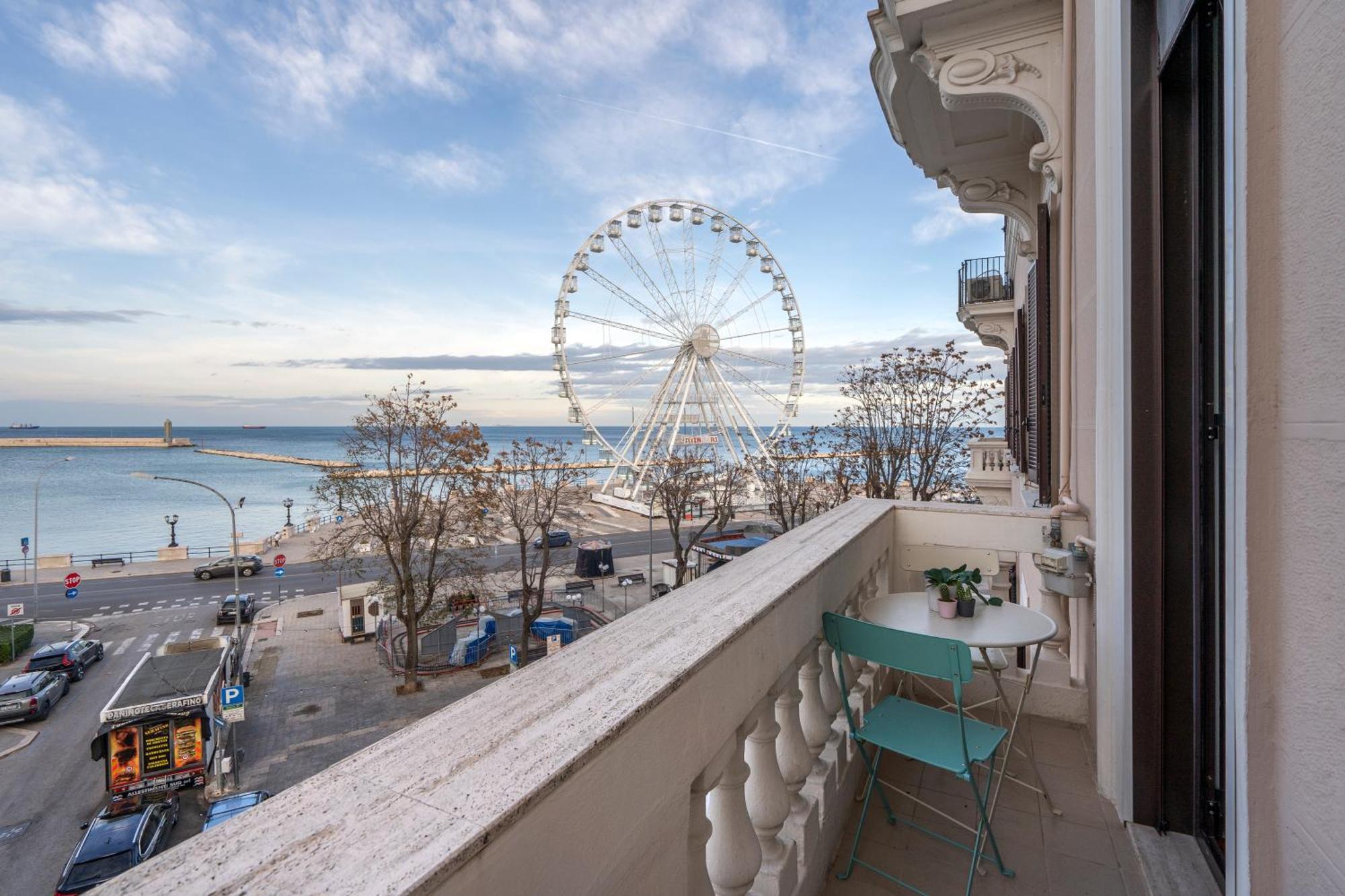 Luxury Eugy - City Center & Seaview Bari