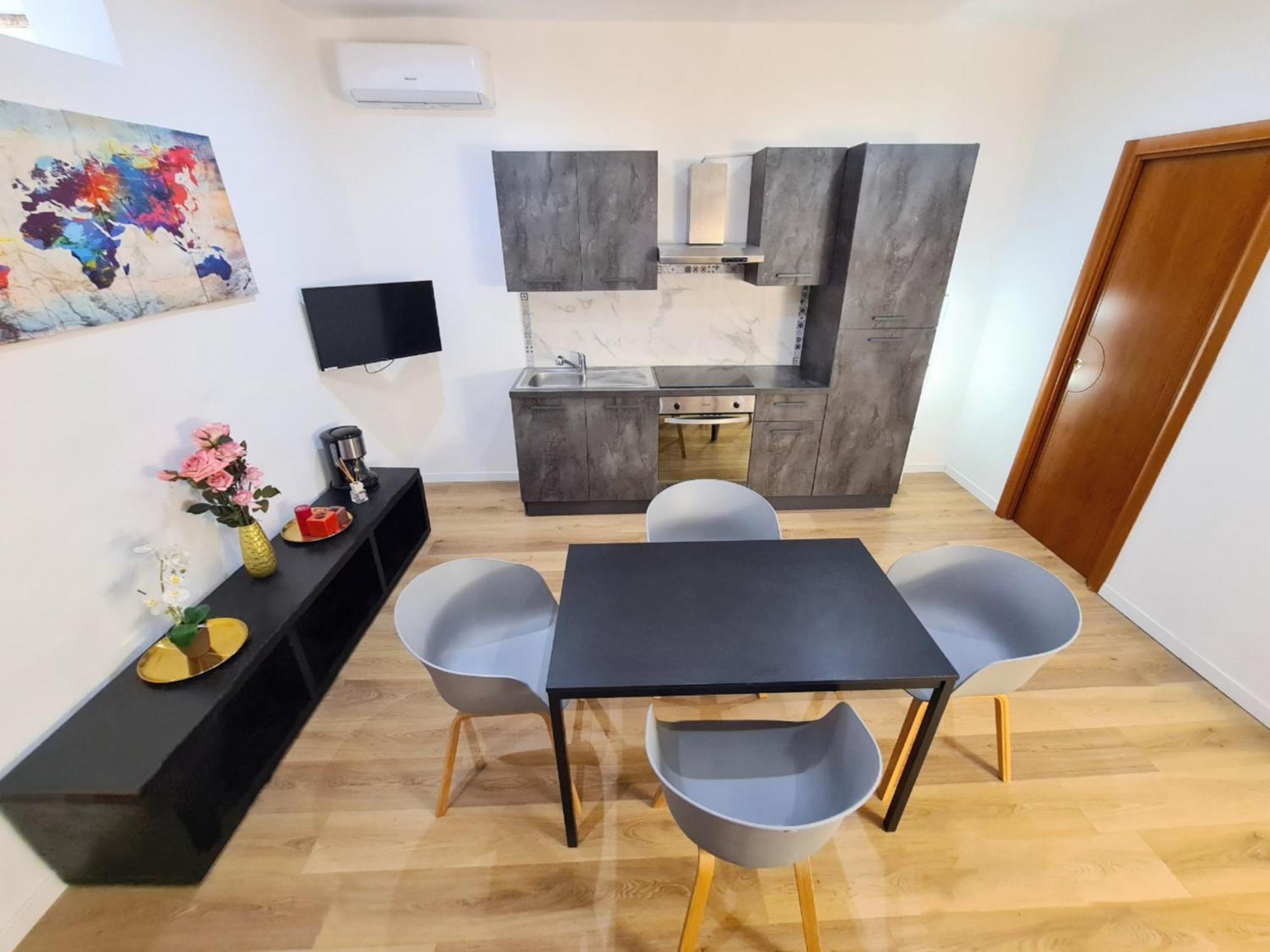 Luxury Flat In Center By The Sea Apartment *