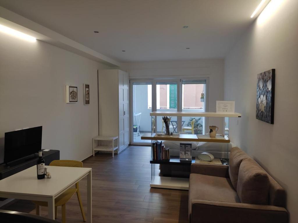 Domus13-with Private Parking Apartment *