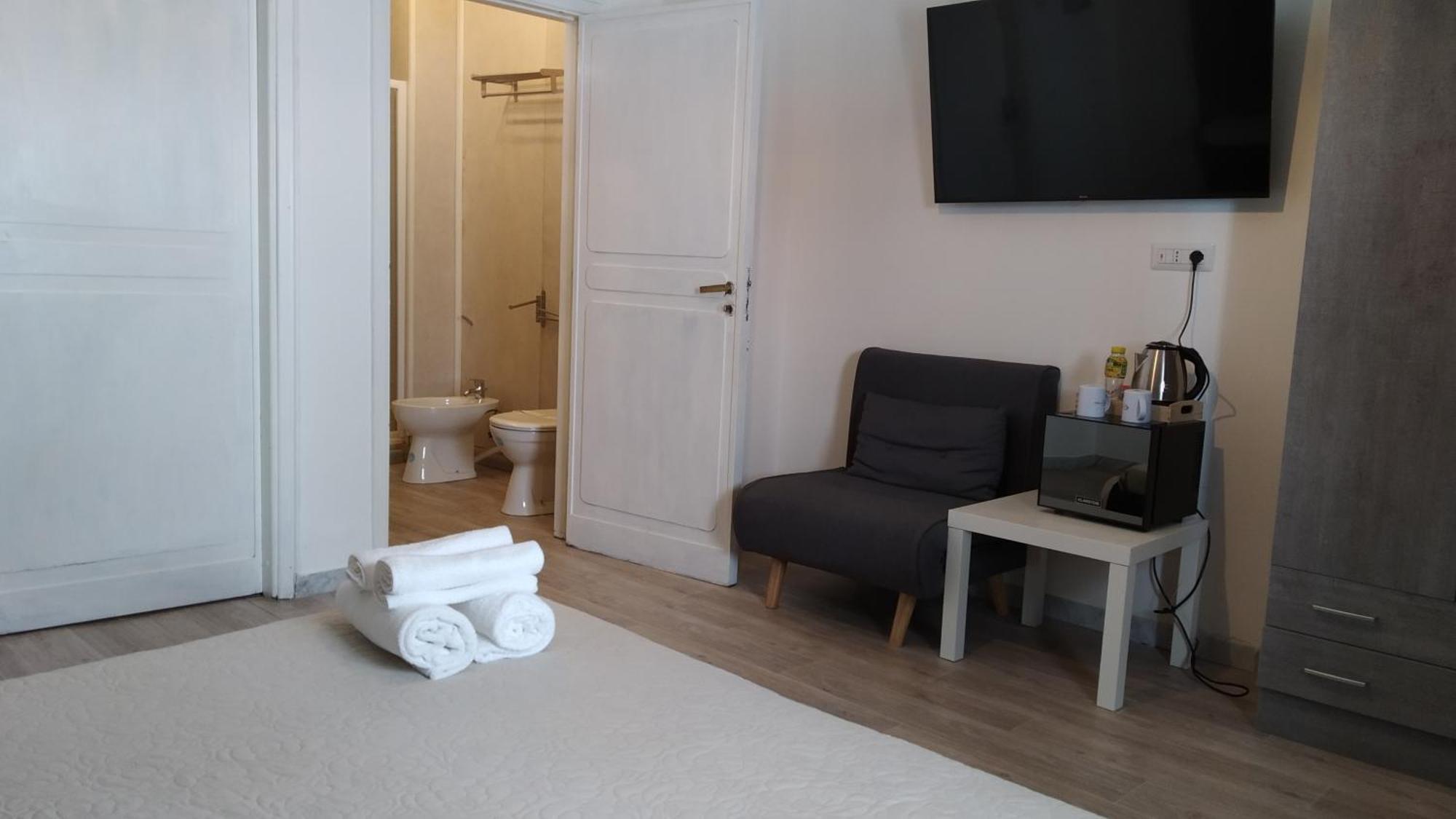 Guest house Cconforthotels R&b Gary House *