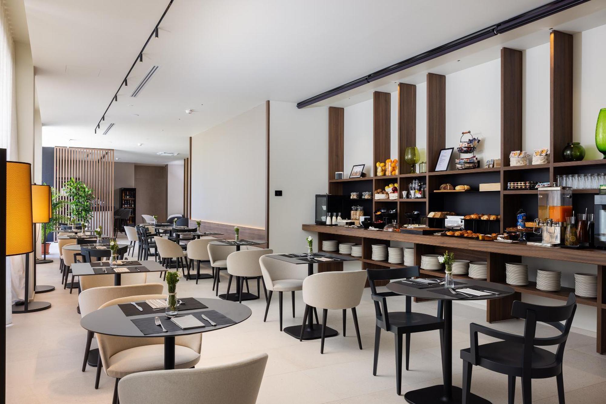 B21 Lifestyle Hotel 4*