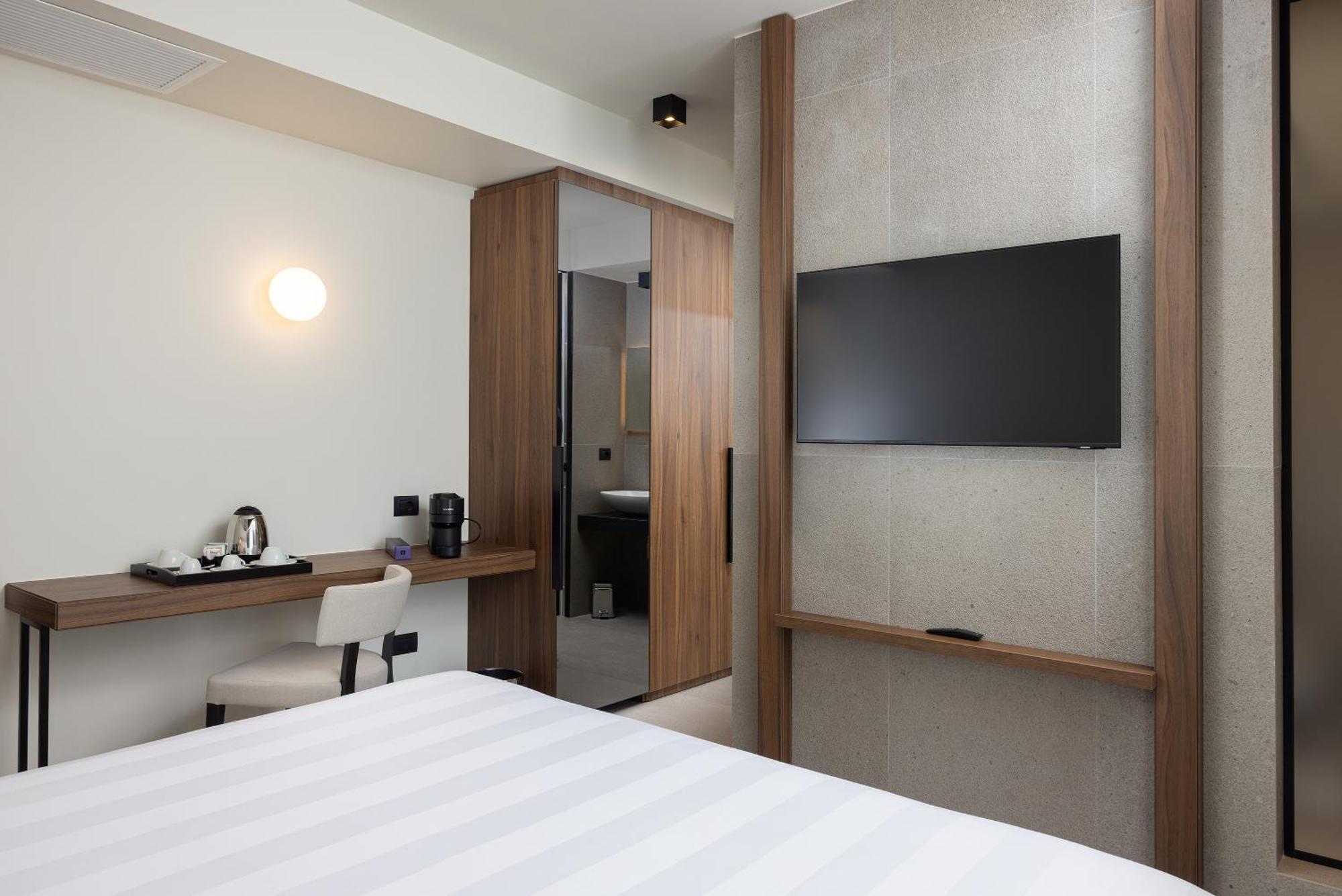 Hotel B21 Lifestyle 4*