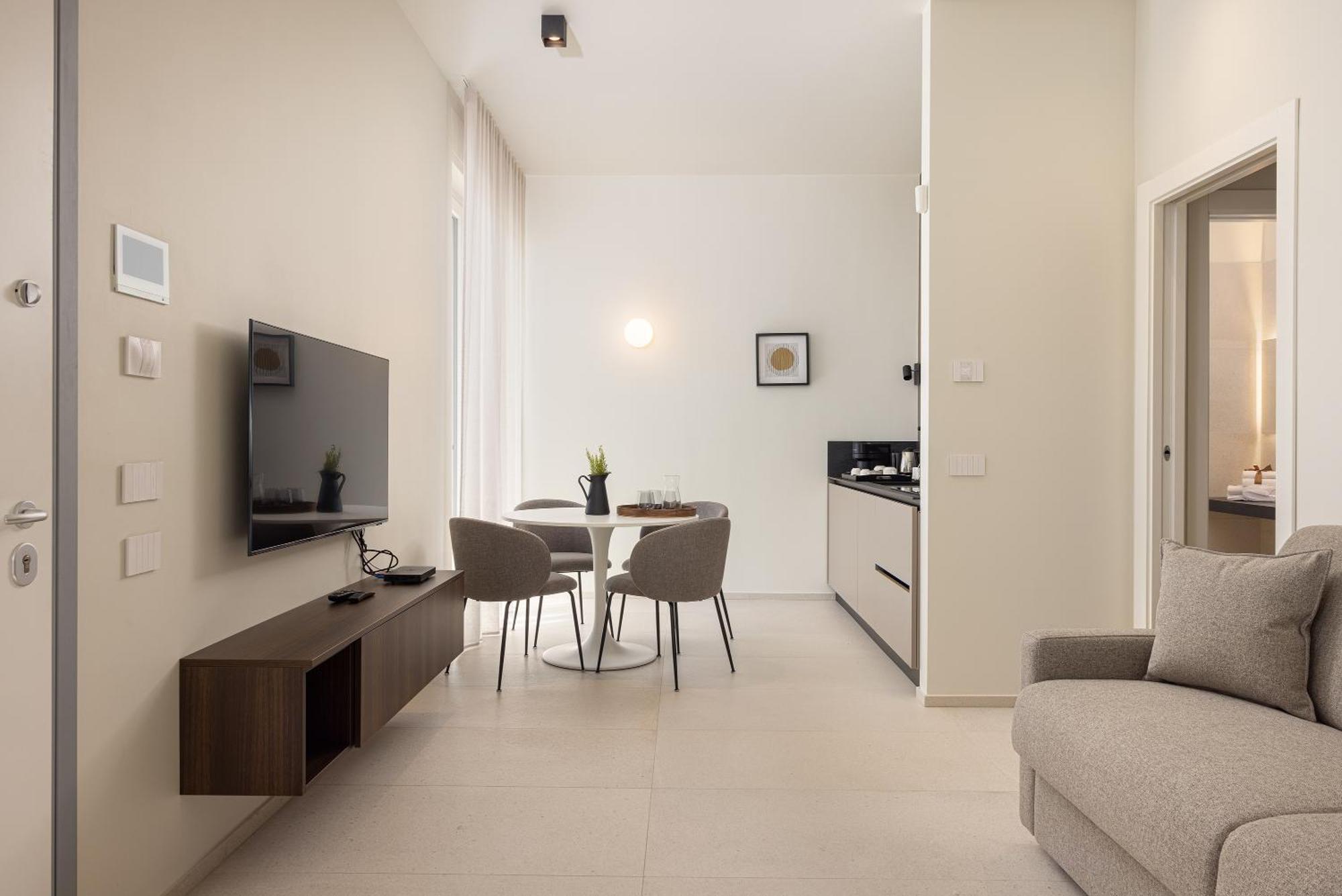 B21 Lifestyle 4*