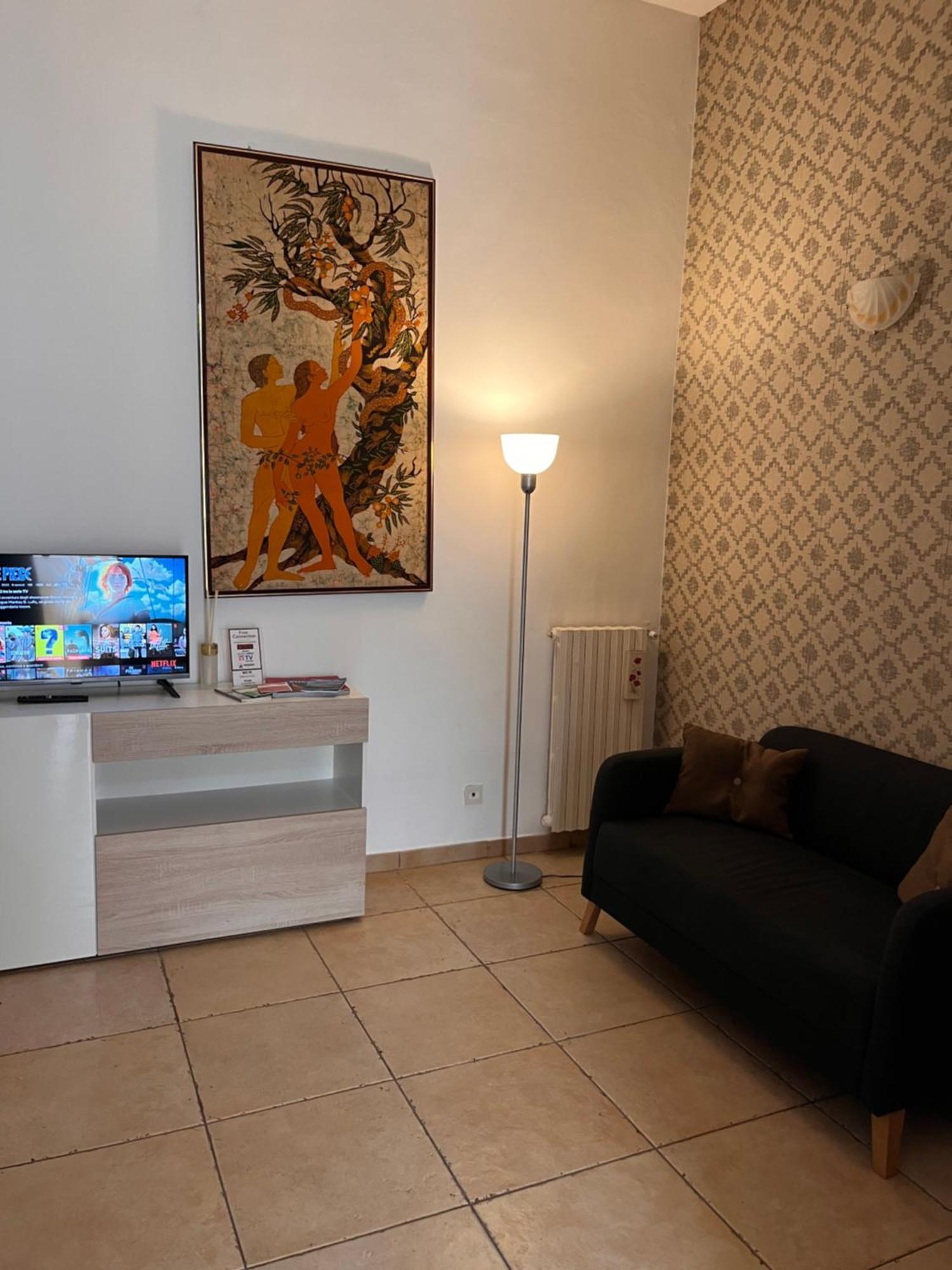 Mamo1 - In Pieno Centro Citta Apartment