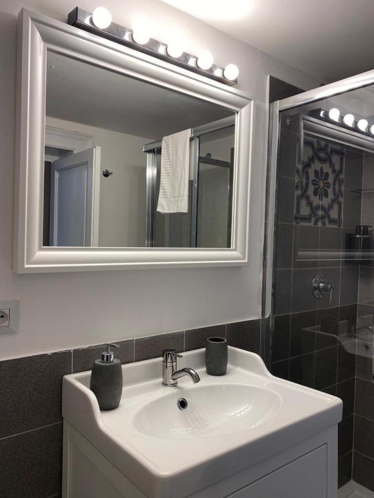 Landlord 242 - Station Apartment Bari