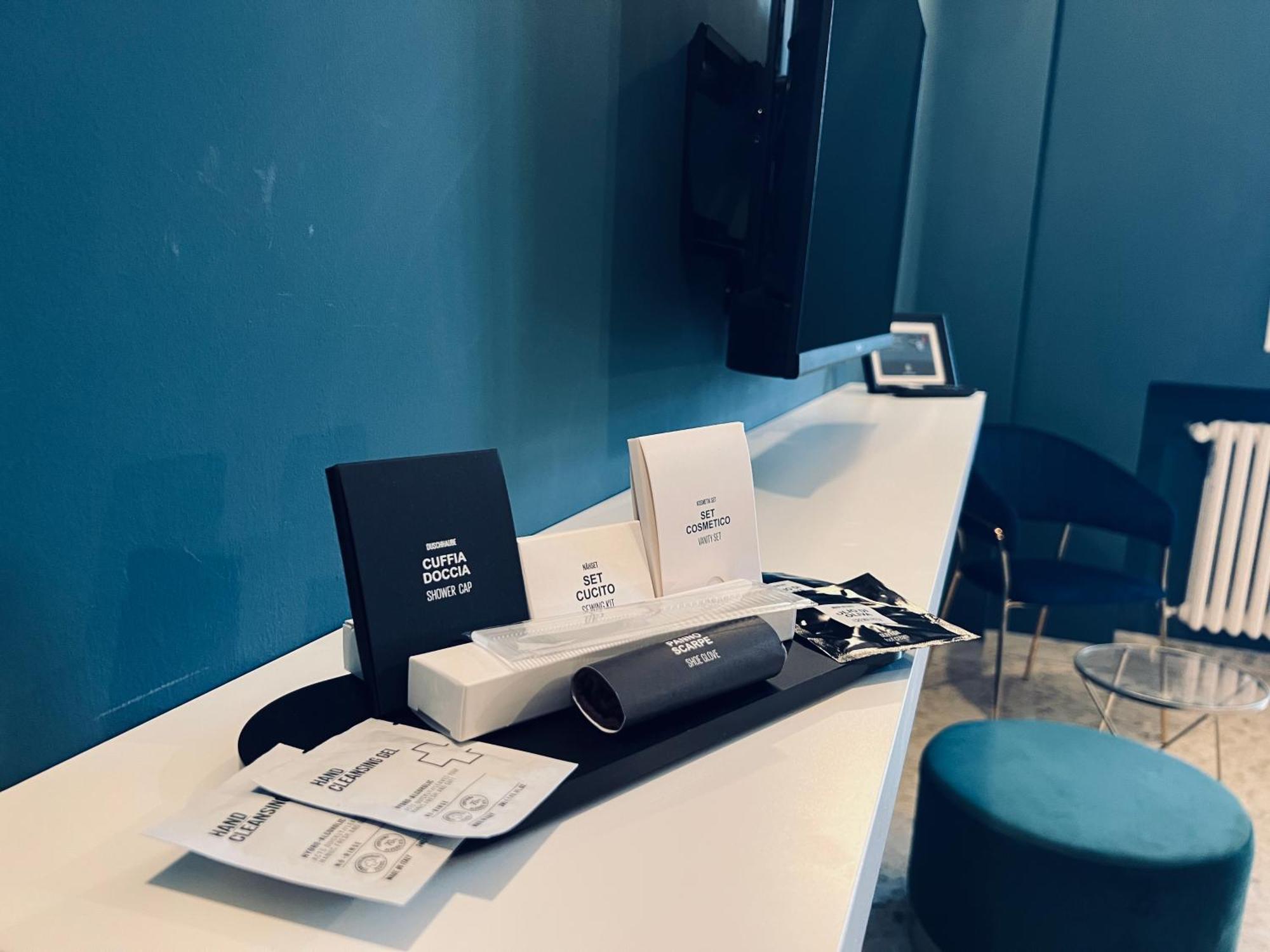 Dulcamara Boutique - Blue Velvet Apartment