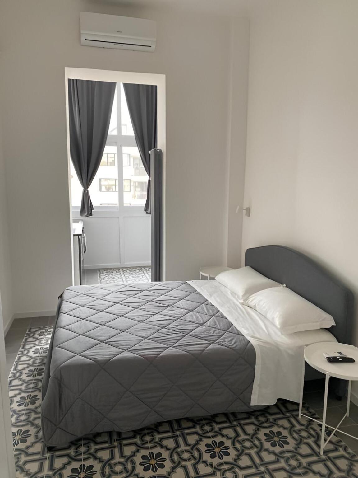 Landlord 242 - Station Appartement *