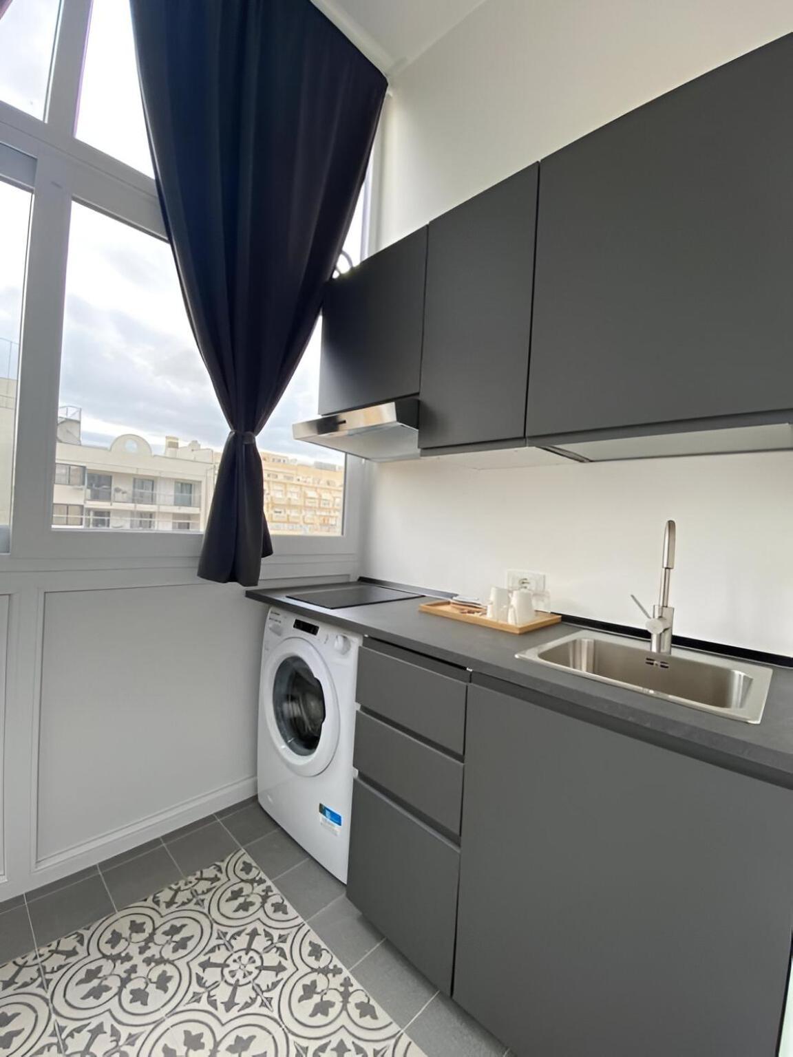 Landlord 242 - Station Appartement Bari