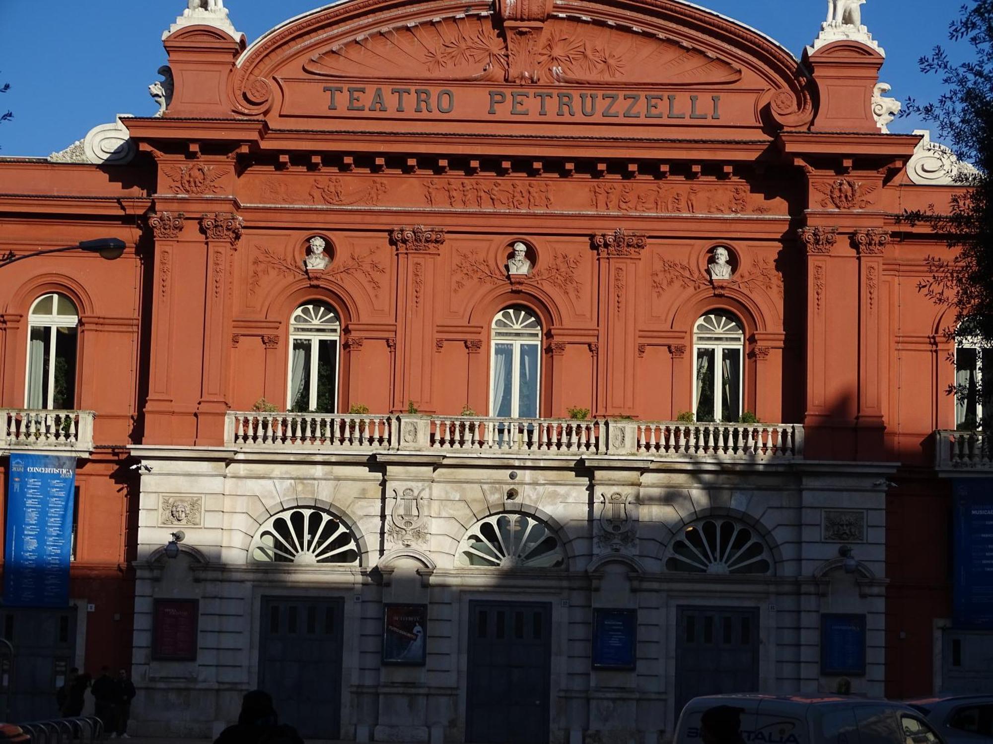 Al Teatro Bari