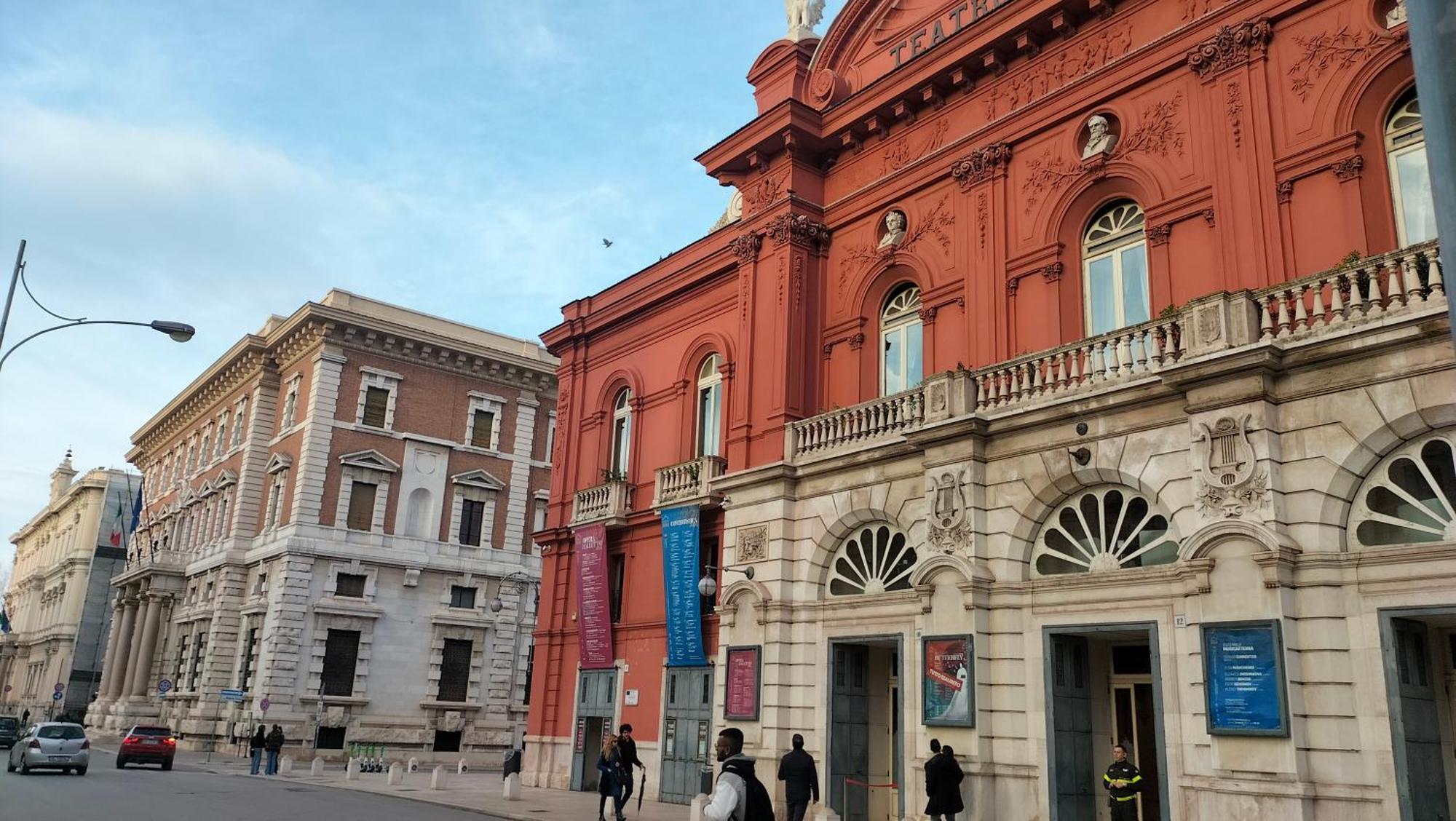 Al Teatro Bari