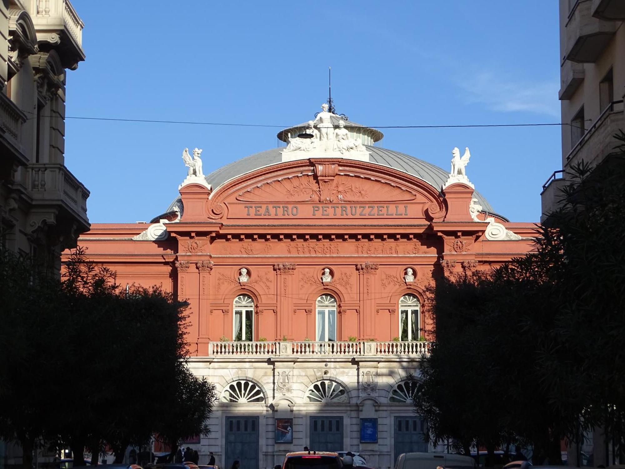 Al Teatro Bari