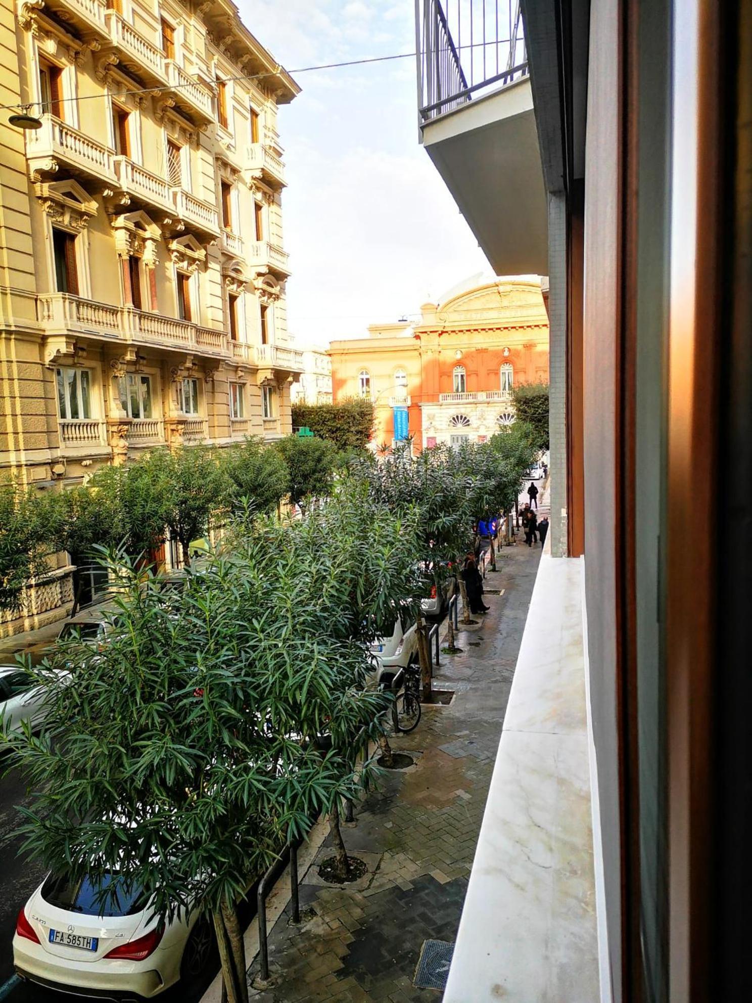 Al Teatro * Bari