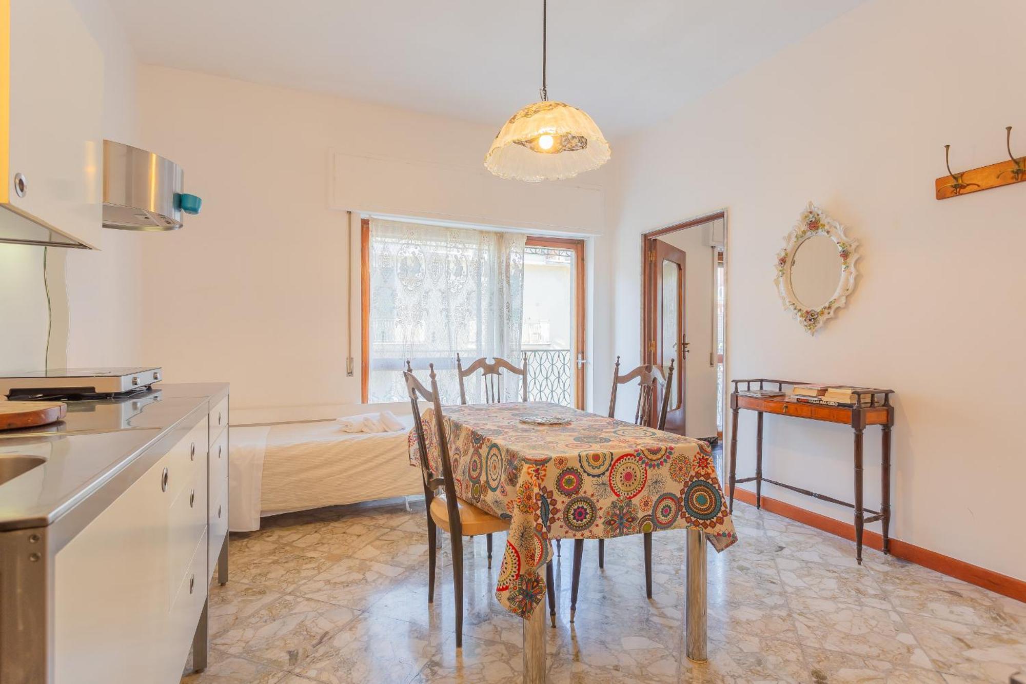 Golden And Silver By Wonderful Italy Apartman *