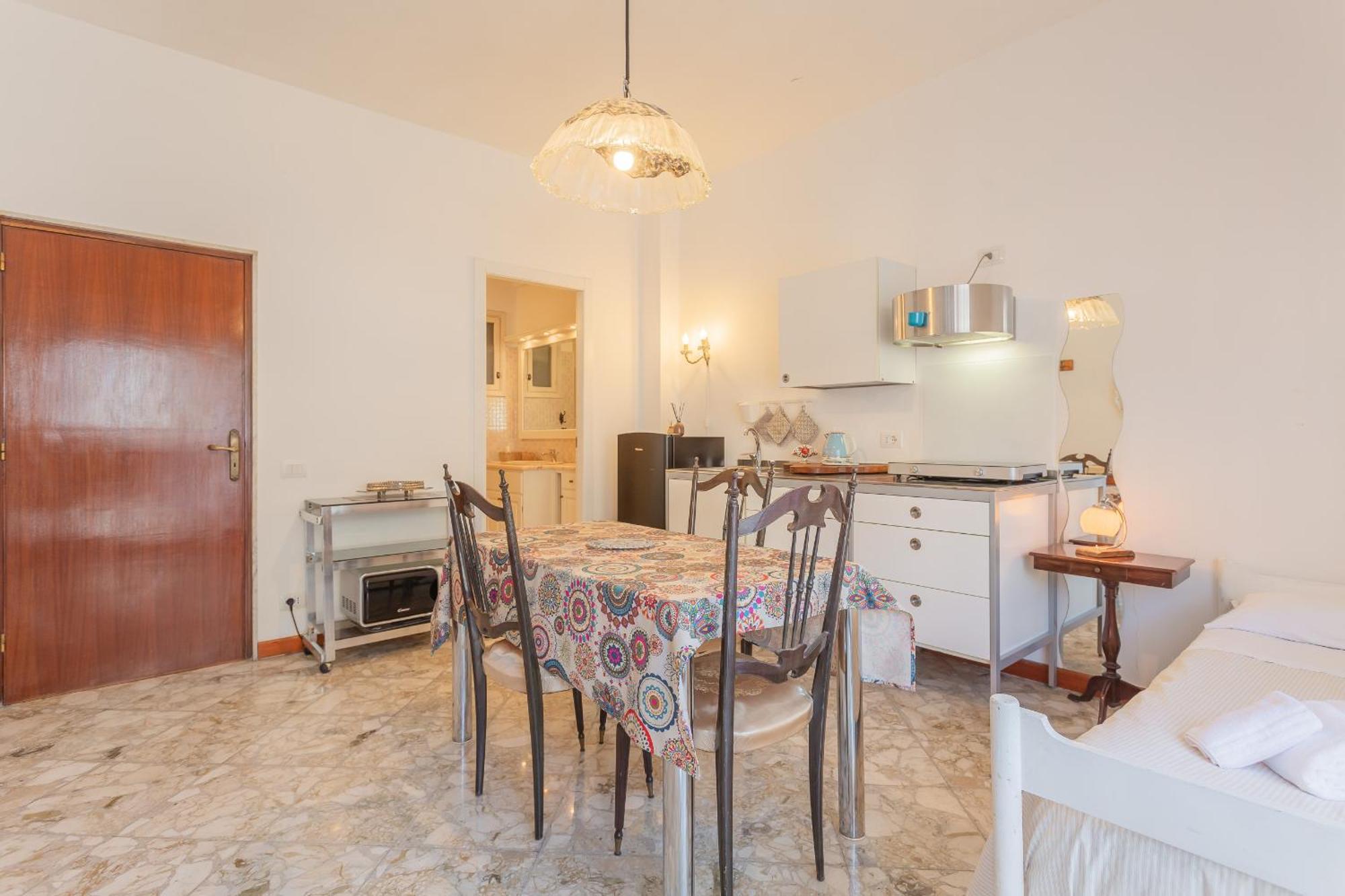 Golden And Silver By Wonderful Italy Apartman