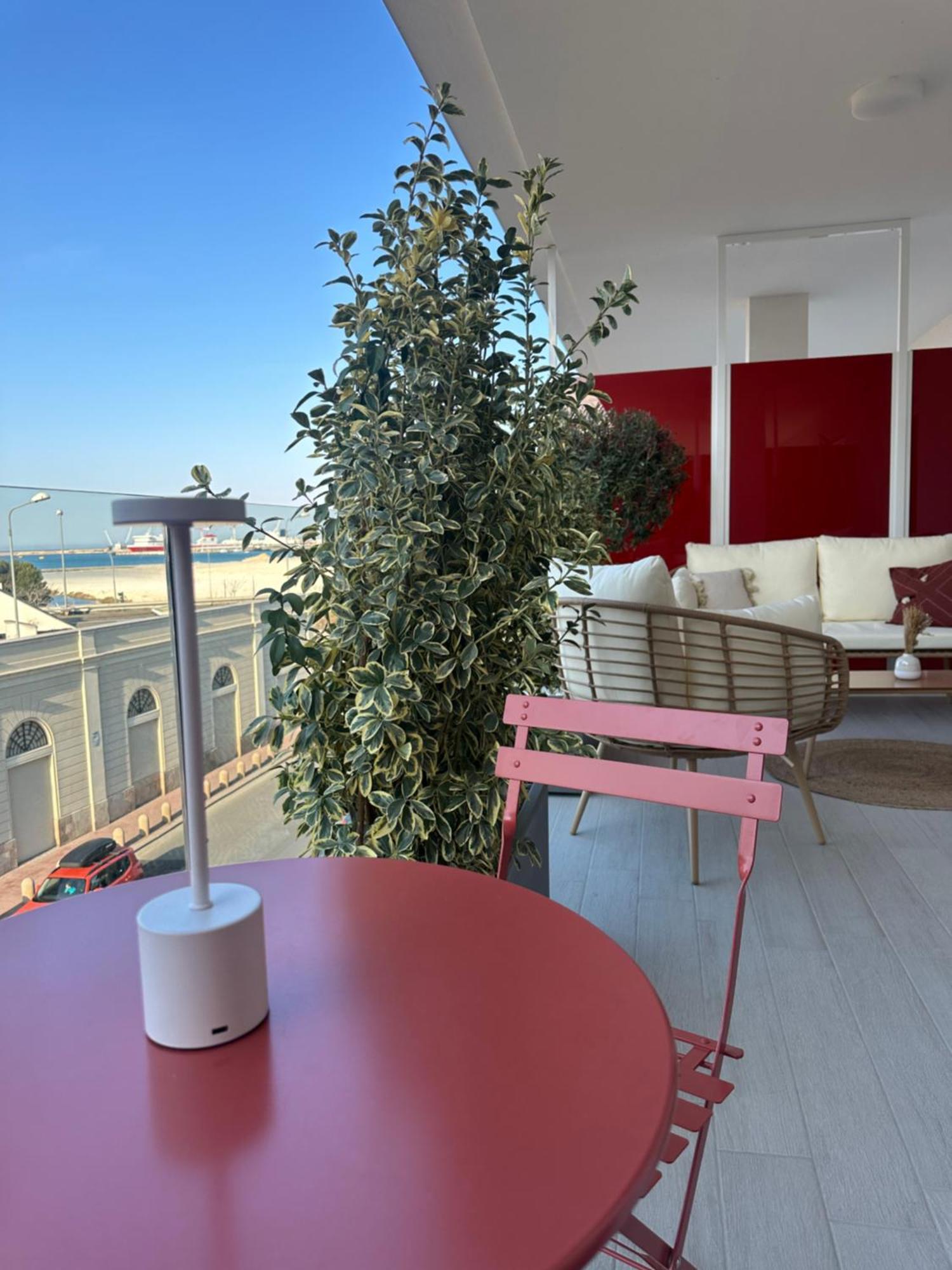 Azuma Luxury Apartment *