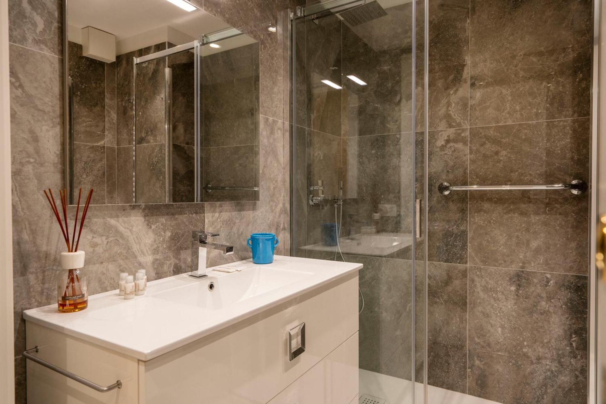 Lux 10 - Stazione & Universita Apartment Bari