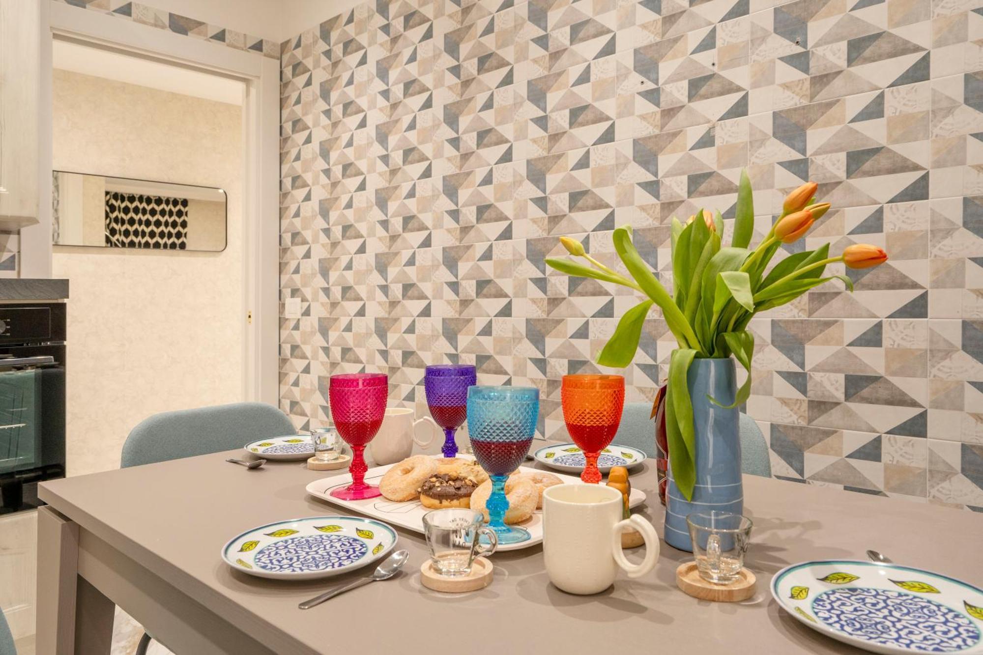 Lux 10 - Stazione & Universita Apartment *