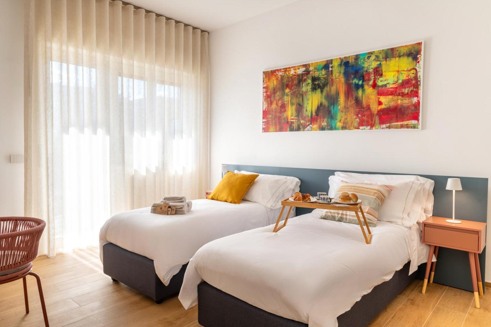 New Elegant 2 Bedroom Apt. Near Parco 2 Giugno *