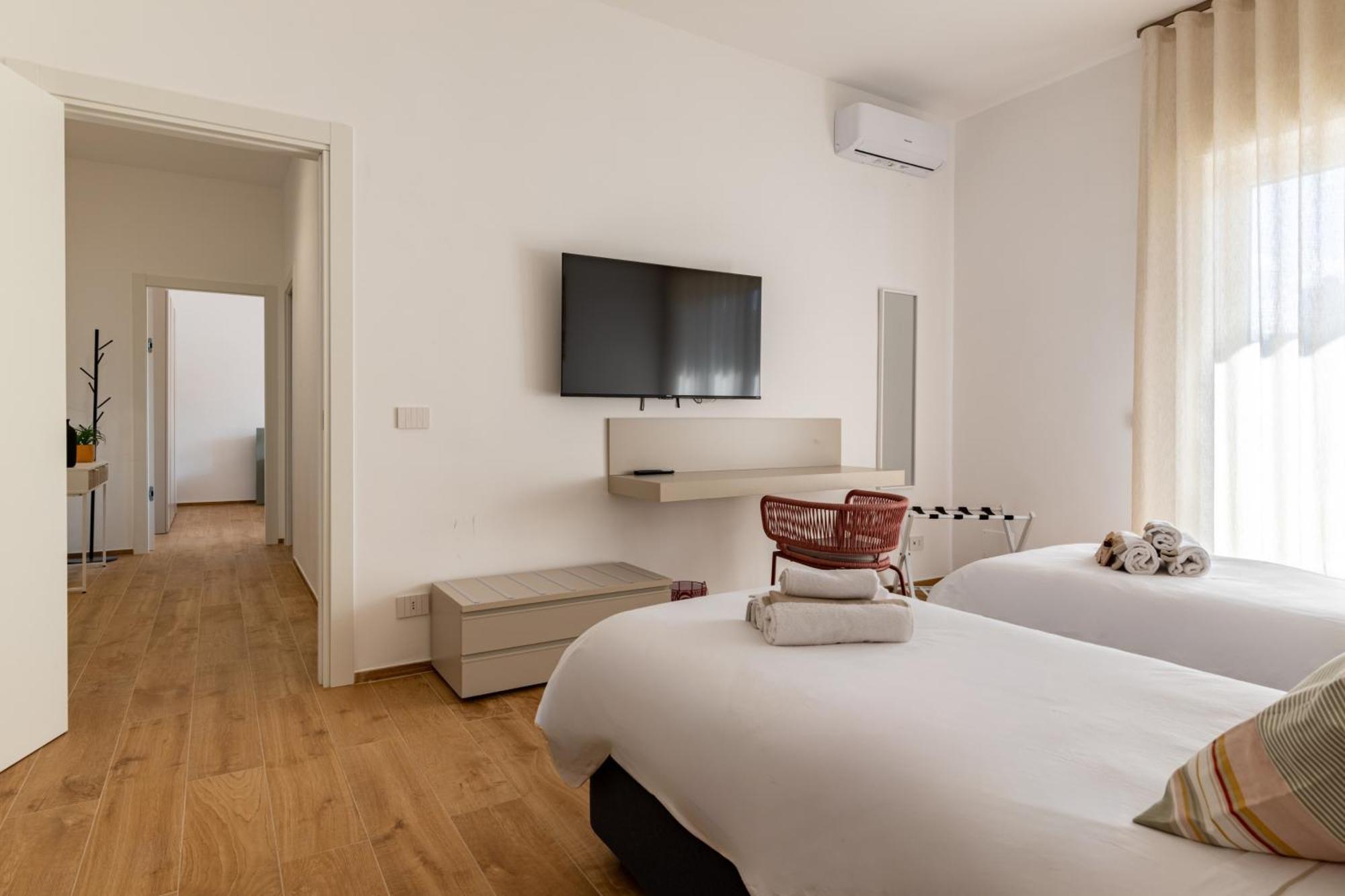 New Elegant 2 Bedroom Apt. Near Parco 2 Giugno Apartment *