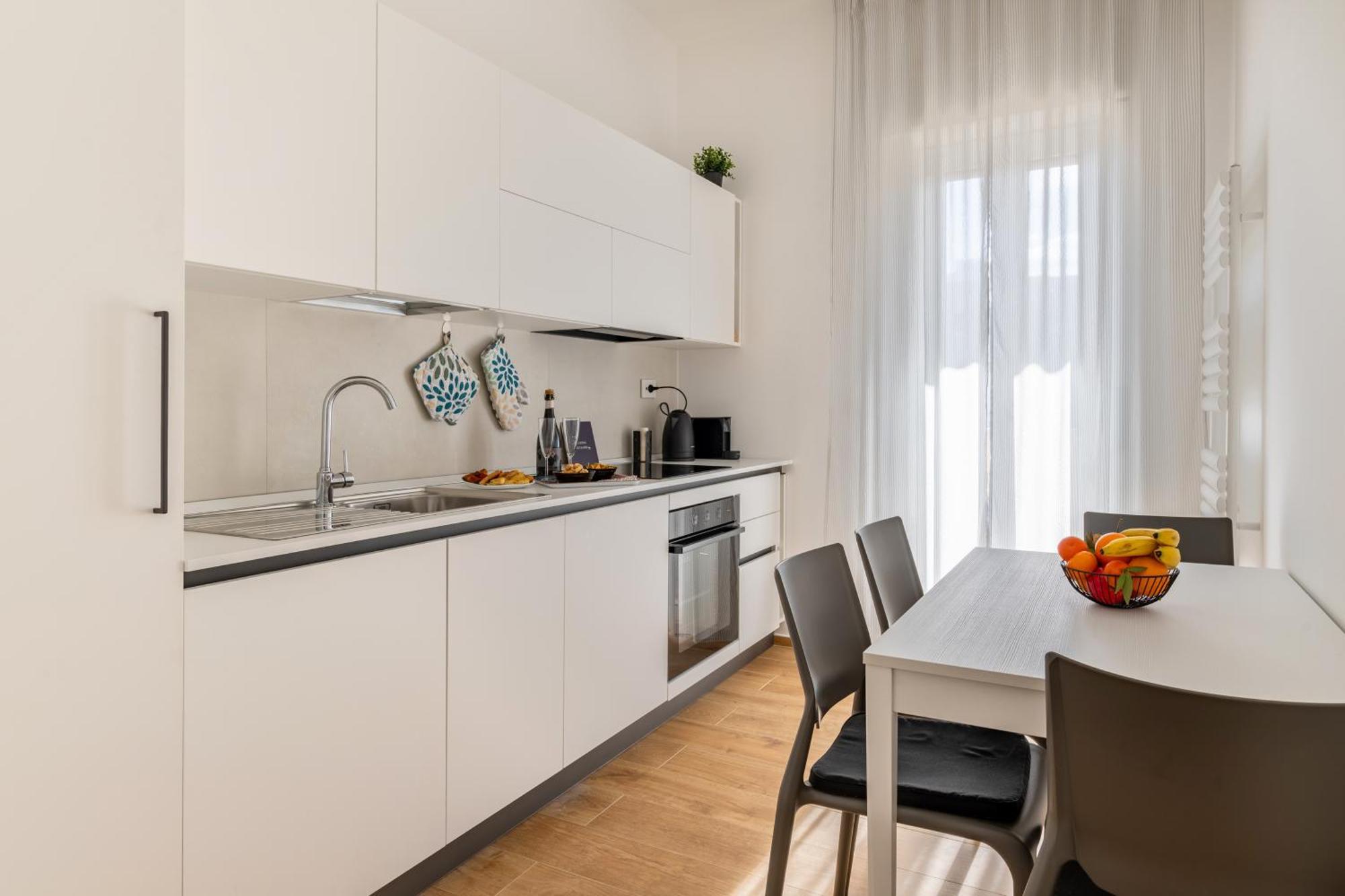 New Elegant 2 Bedroom Apt. Near Parco 2 Giugno *