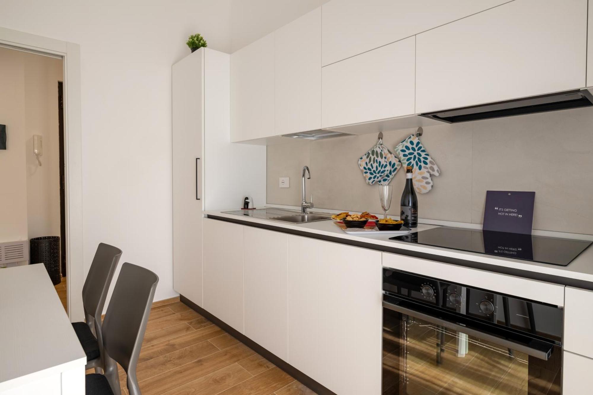 New Elegant 2 Bedroom Apt. Near Parco 2 Giugno Bari