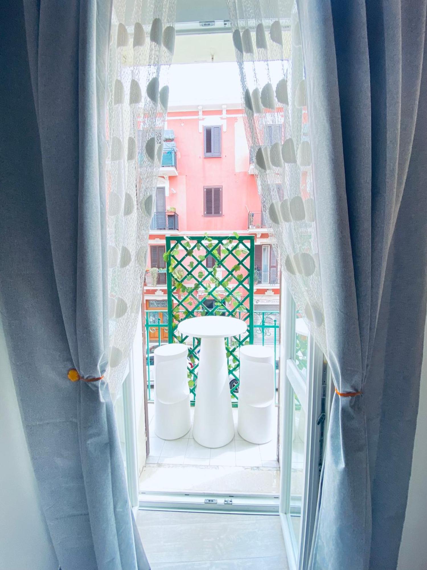 Magda House & Parking Bari