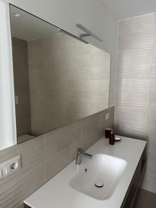 Puglia Apartment! Nuova Costruzione Centro Apartment Bari