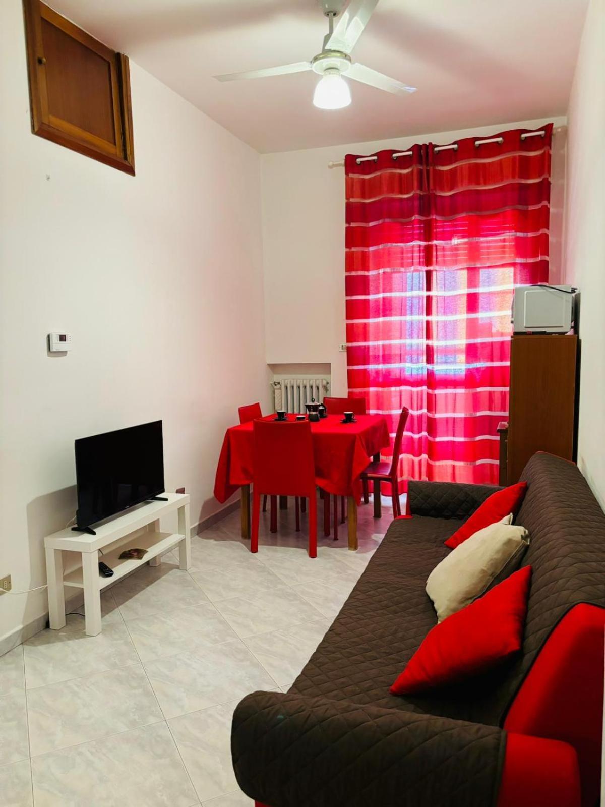 Matthias And Apartment Bari