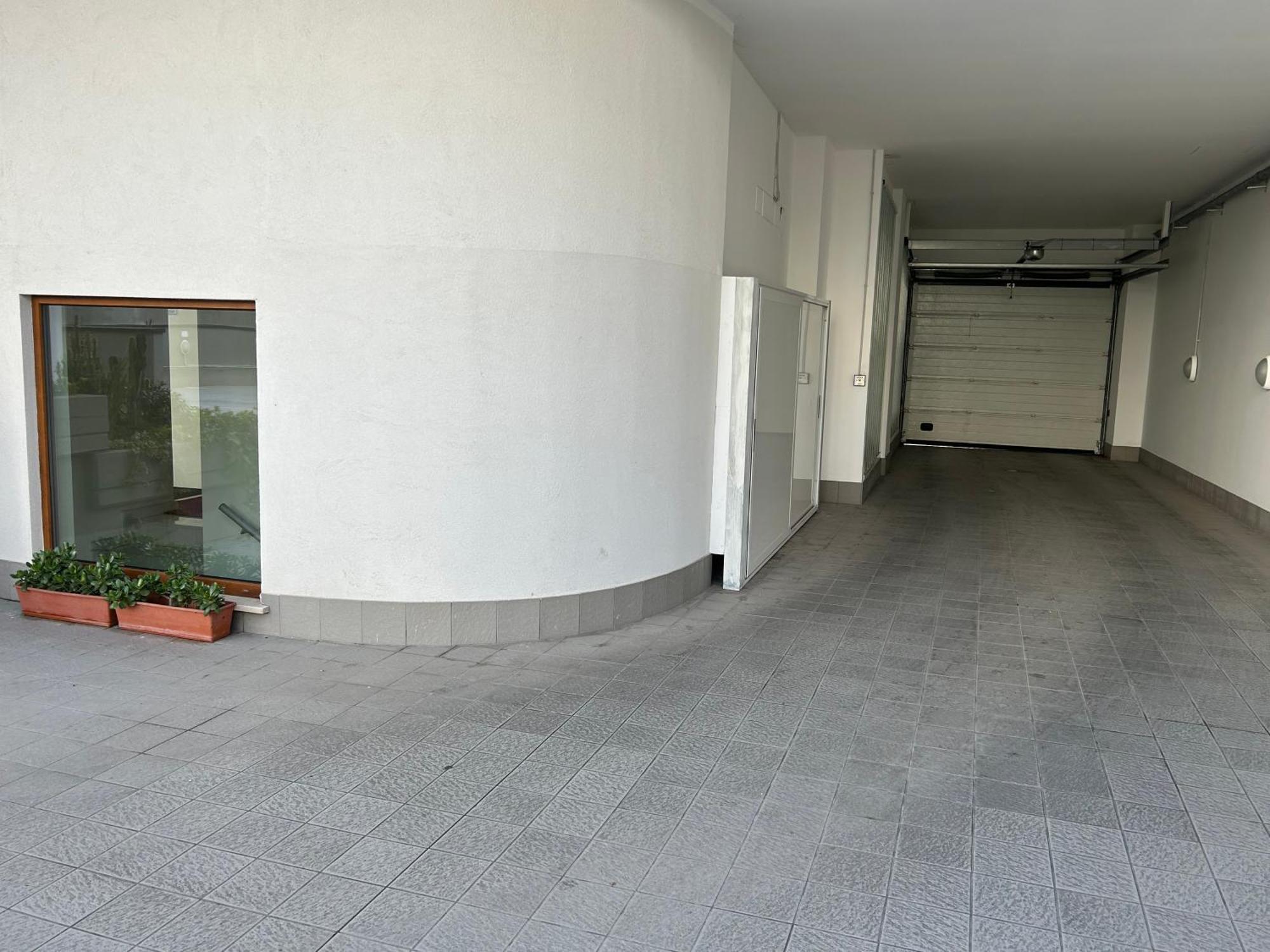 Central Modern Studio Apartment