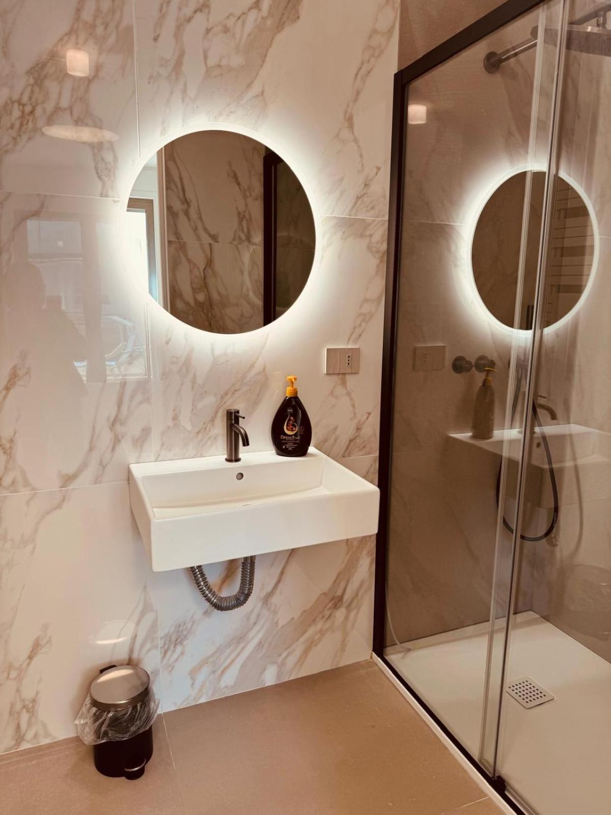 Apartament Piccinni Exclusive 5 *