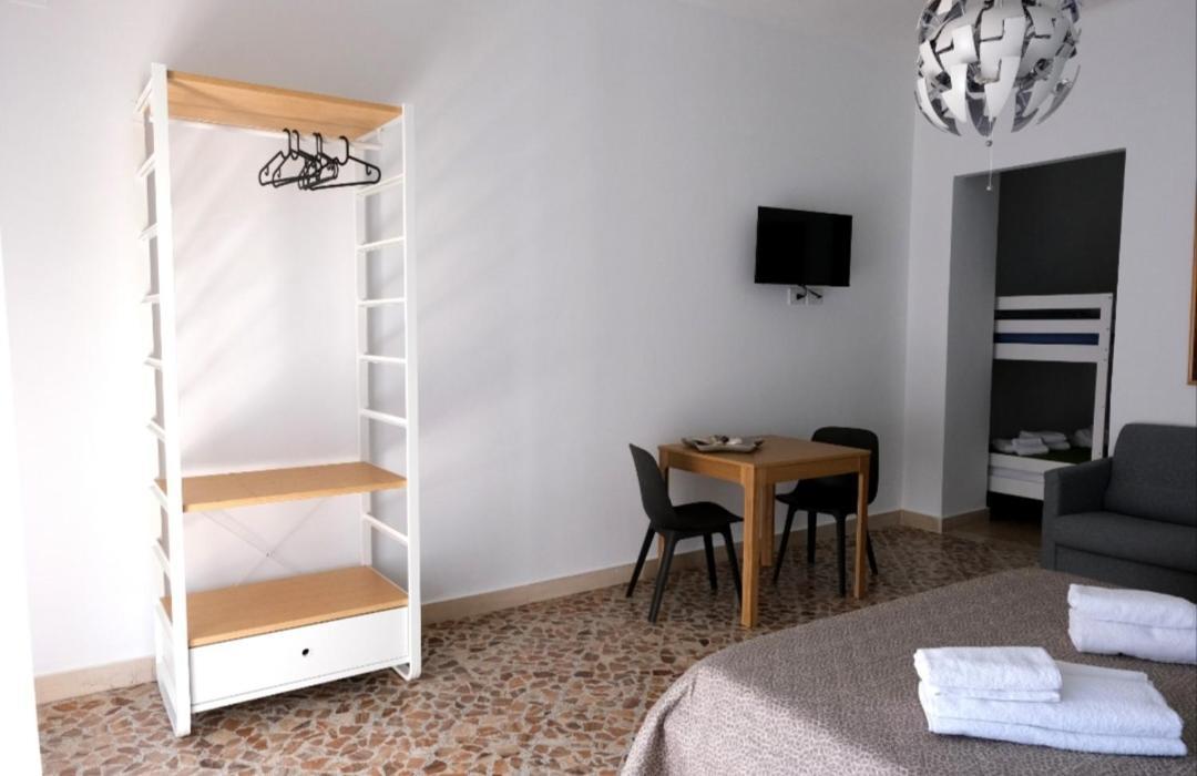 Sole & Luna Homestay Bari