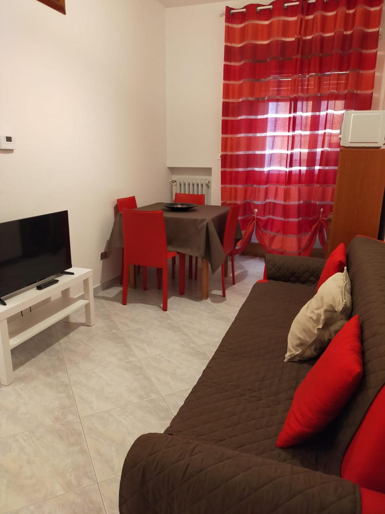 Matthias And Apartment Bari