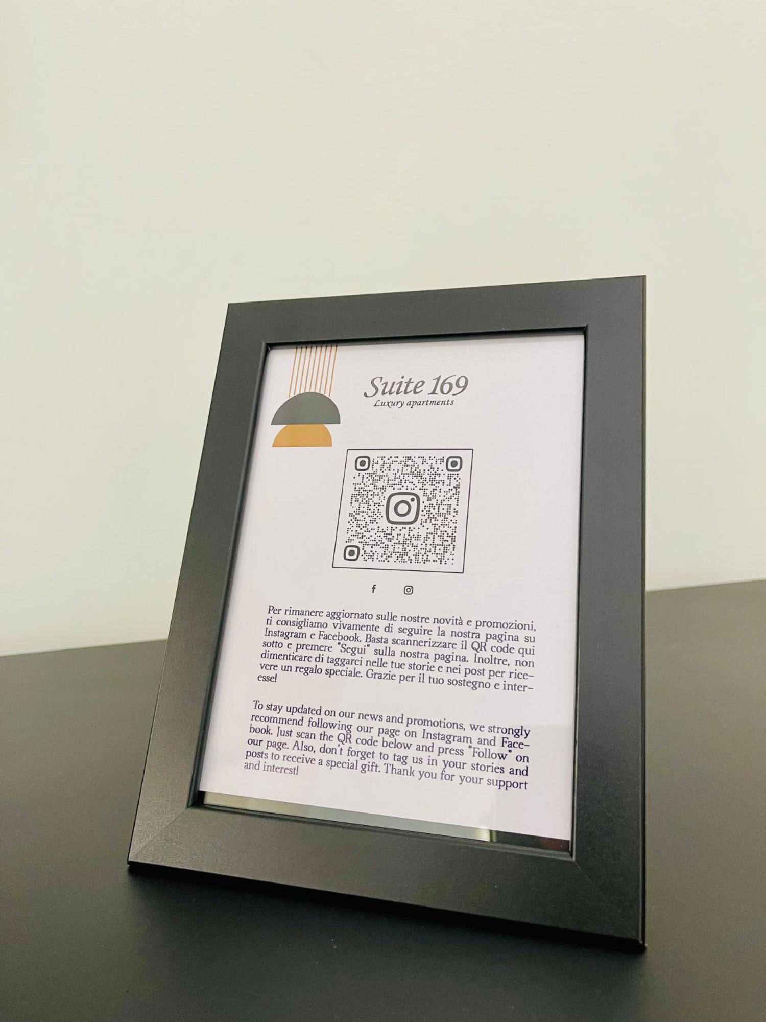 Suite169 Black Bari