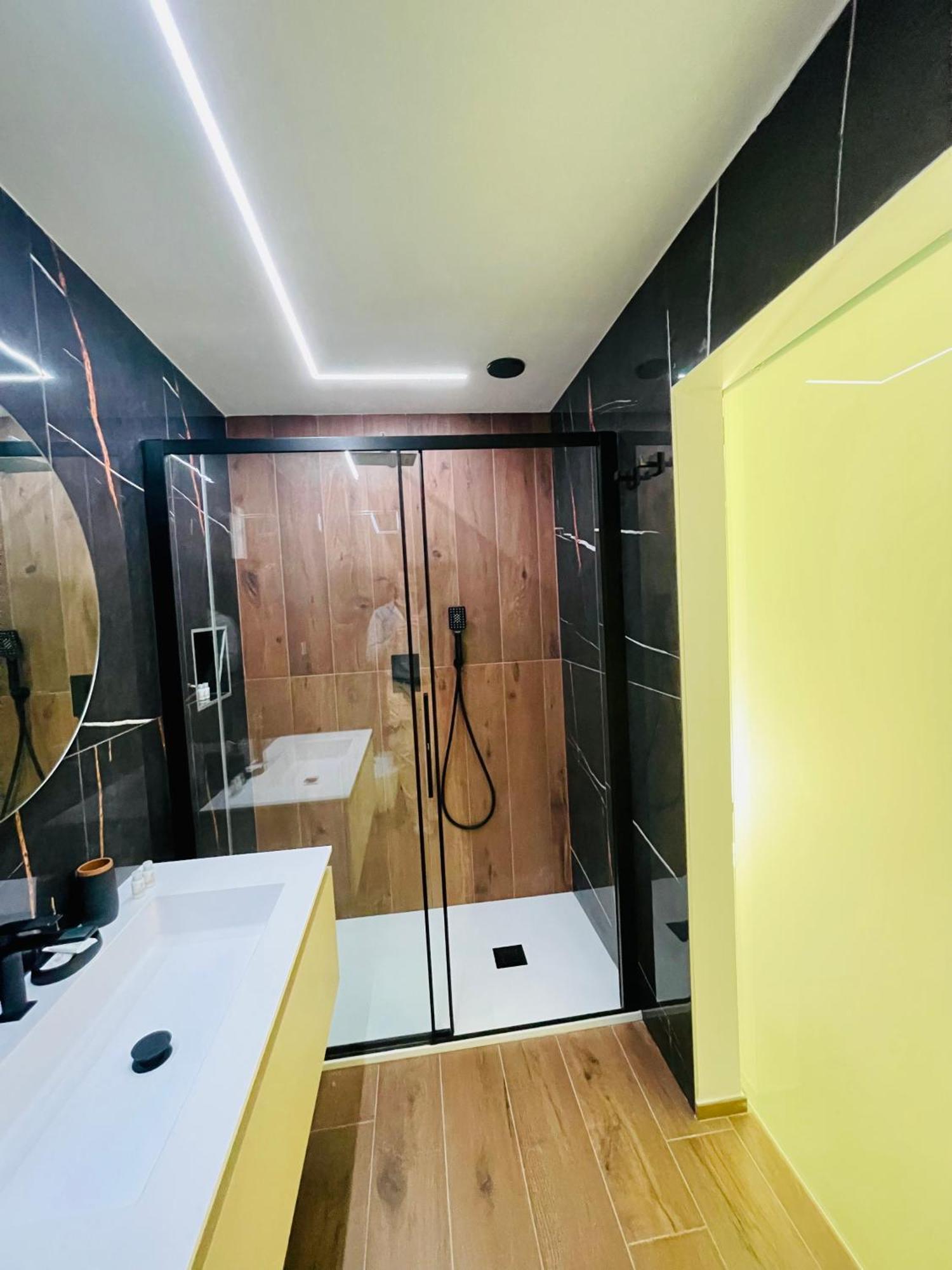 Apartment Suite169 Black Bari