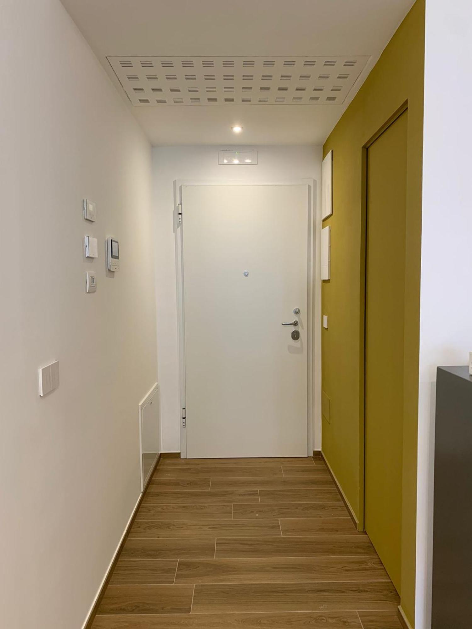 Domus13-with Private Parking Apartment