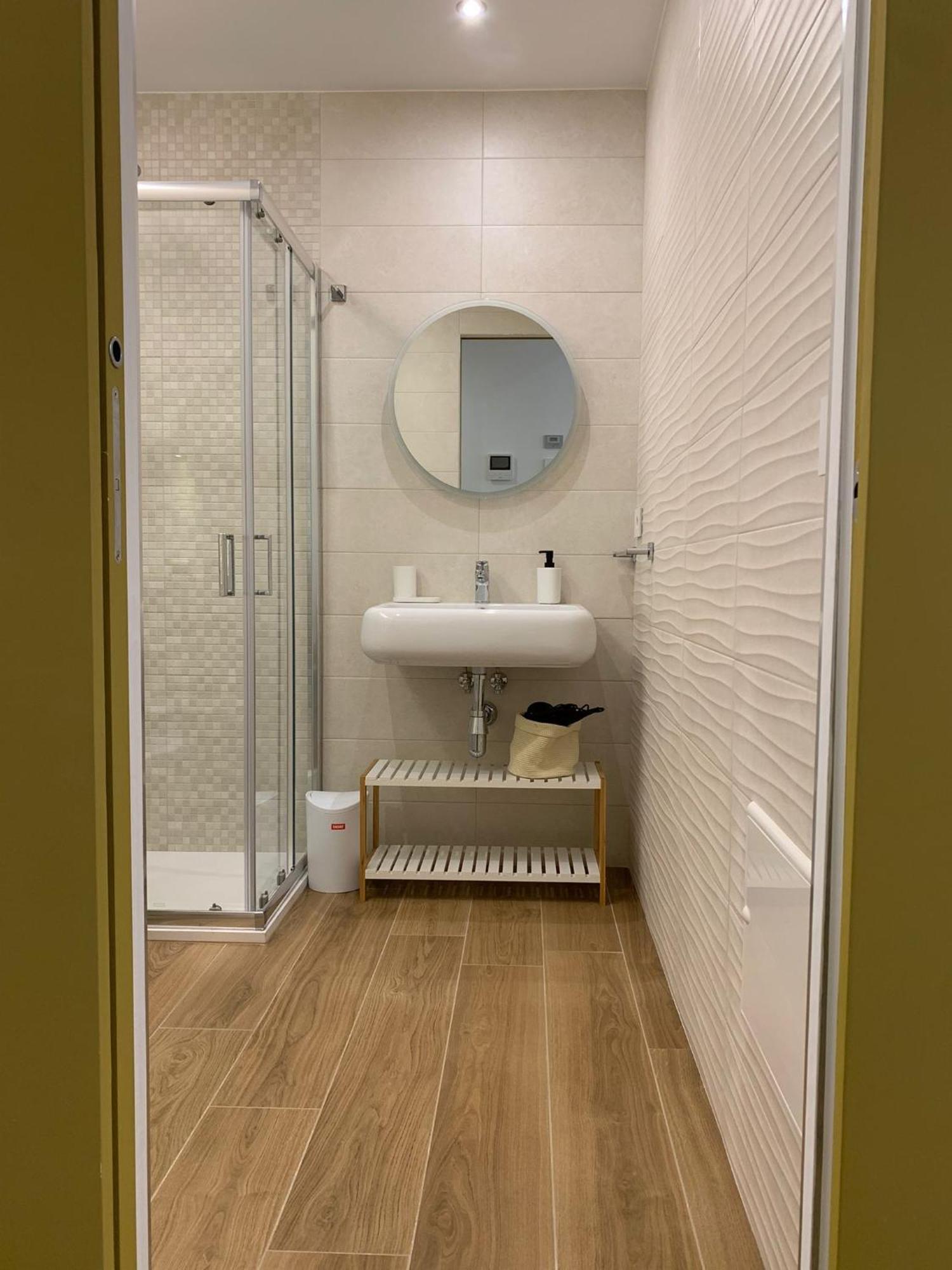 Domus13-with Private Parking Bari
