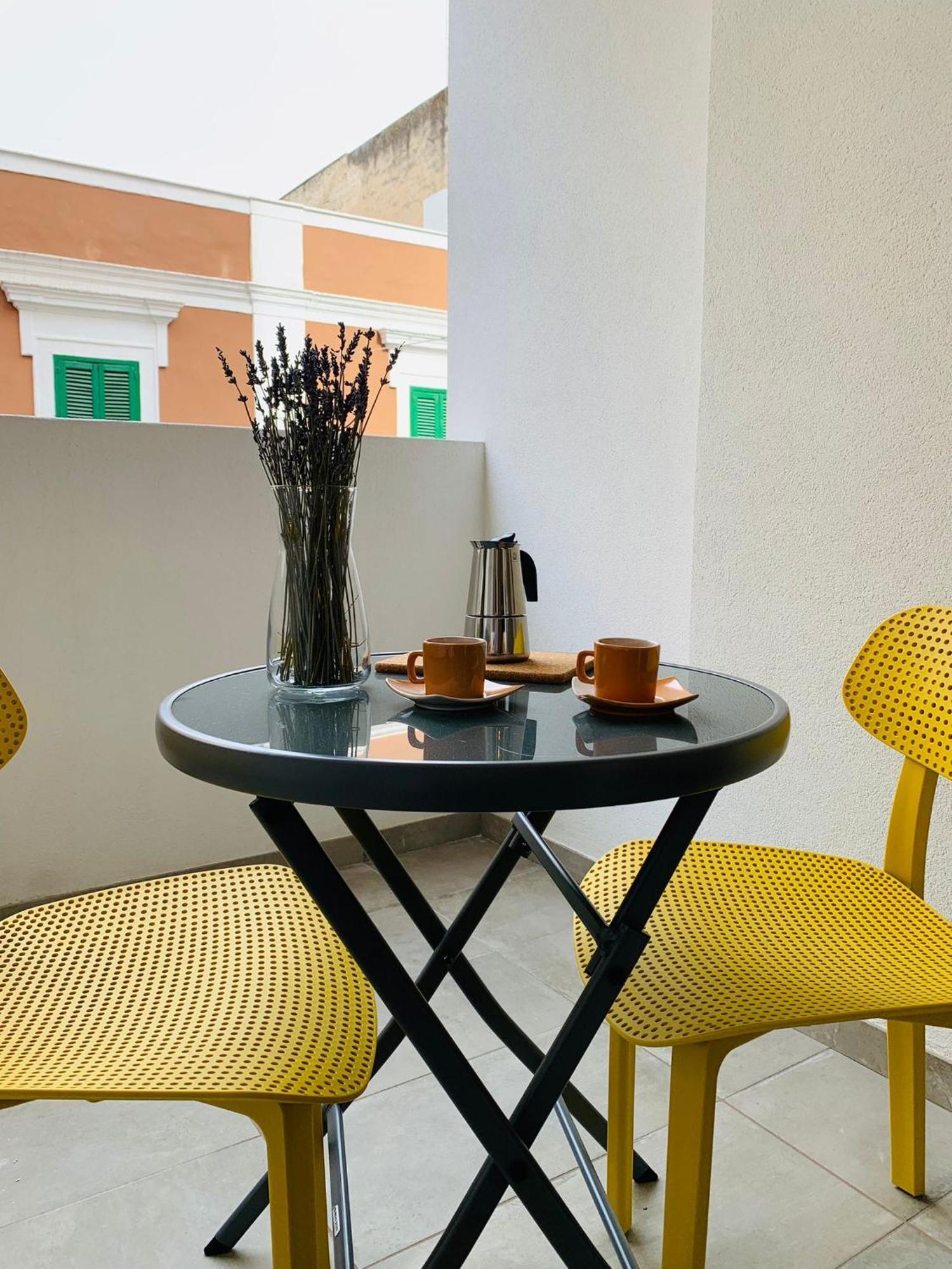 Domus13-with Private Parking Apartment Bari