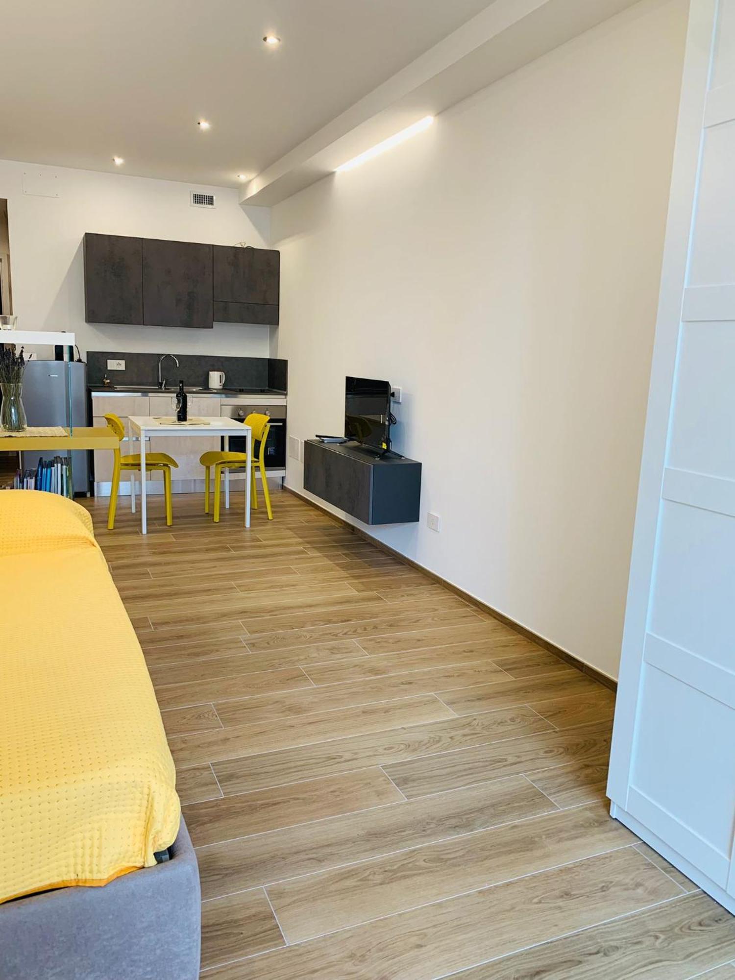Domus13-with Private Parking Apartment *