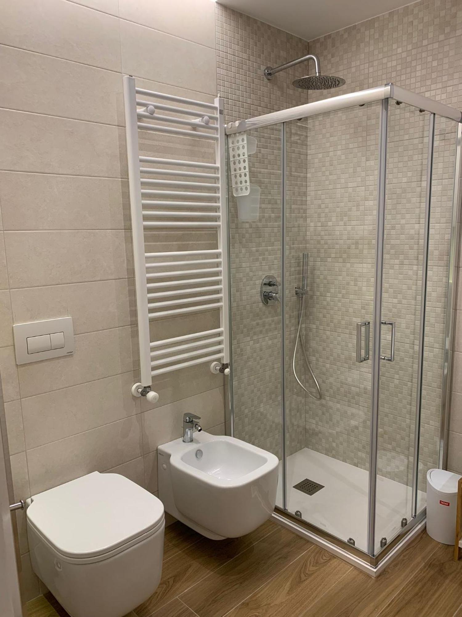 Domus13-with Private Parking Apartment Bari