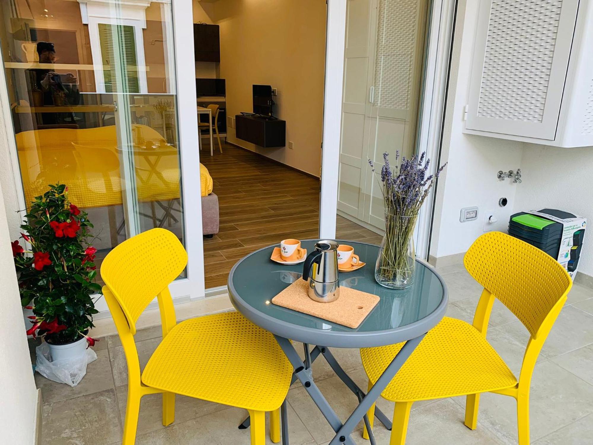Domus13-with Private Parking Apartment