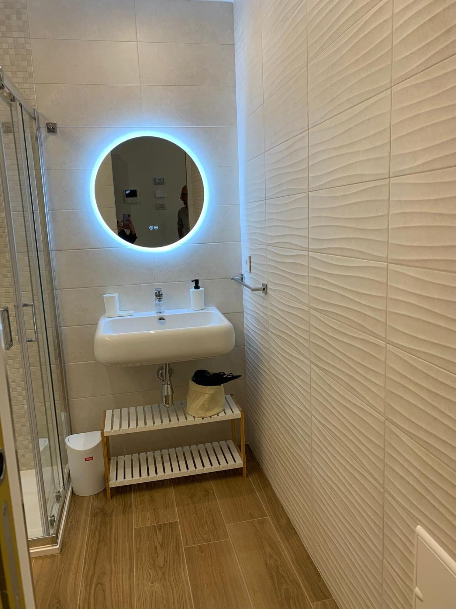Domus13-with Private Parking Apartment *