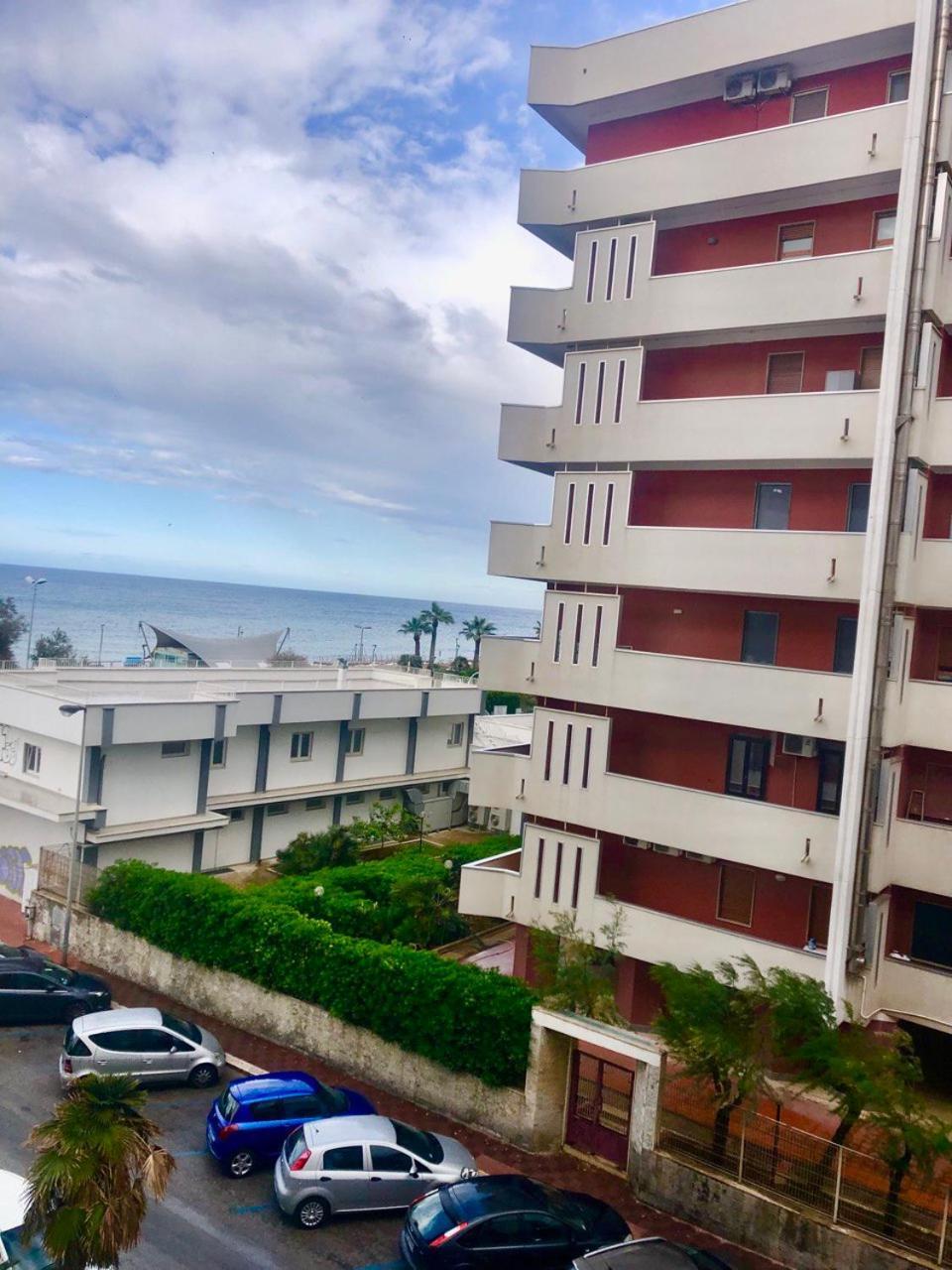 Zen Sea View - Shared Bathroom Bari