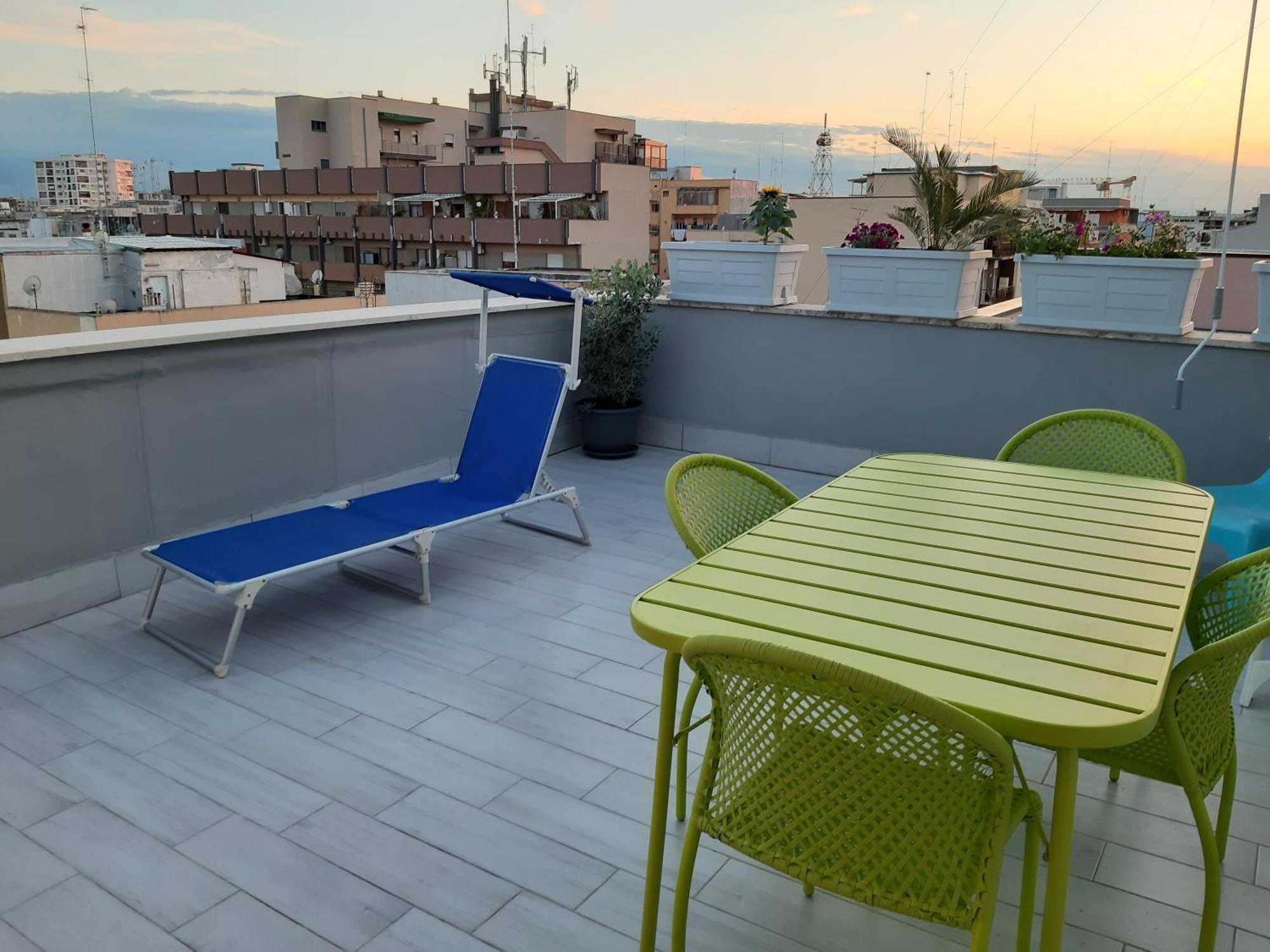 Attico Con Terrazza A Căn hộ