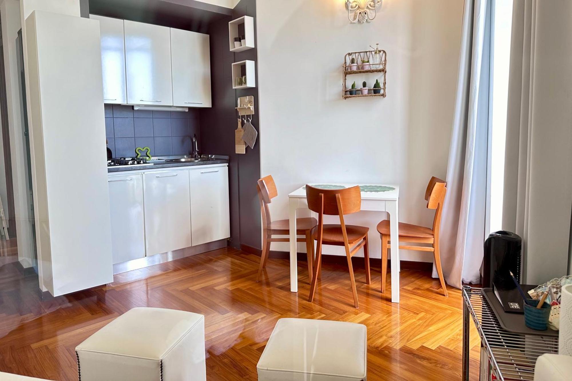 Luxury Eugy - City Center & Seaview Bari