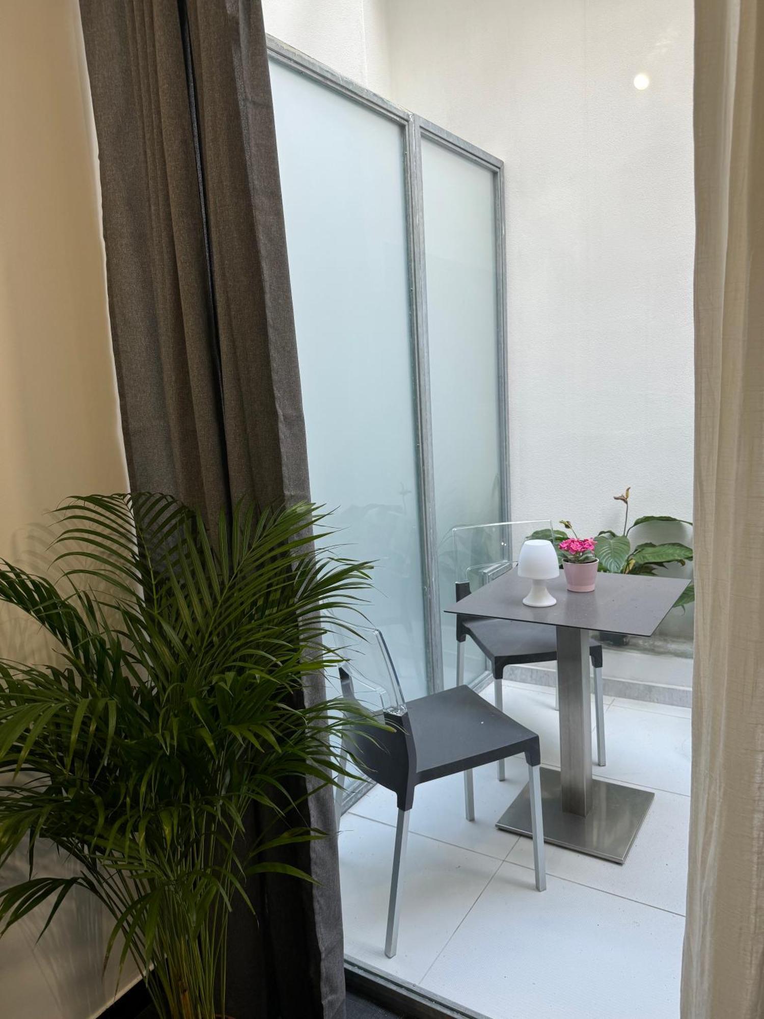 Apartment Black & Breakfast