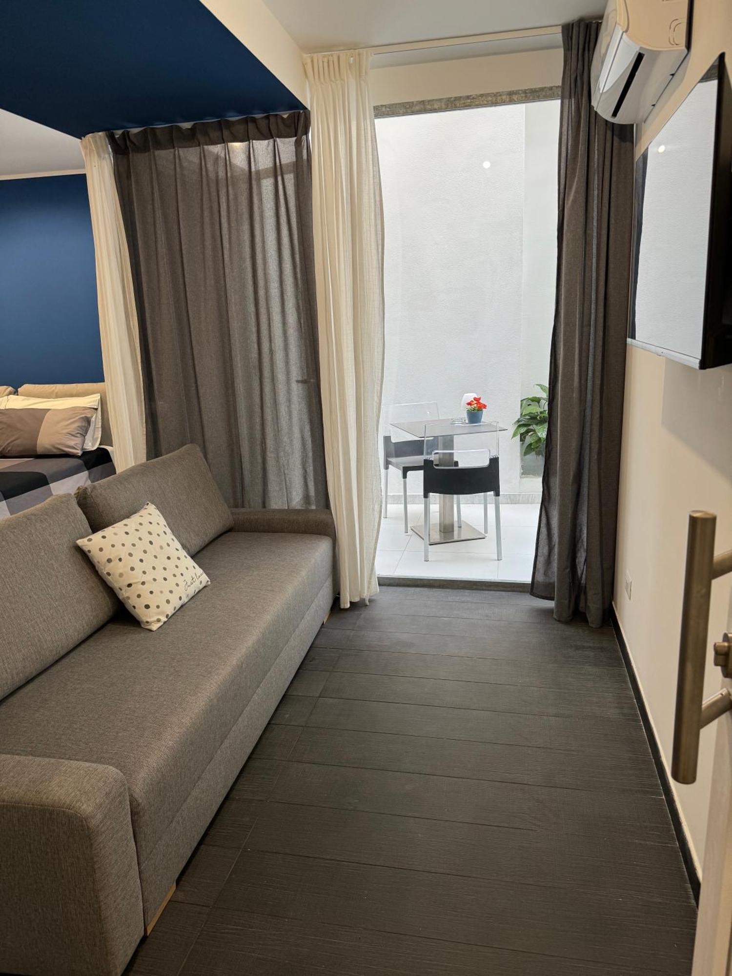 Black & Breakfast Apartment Bari