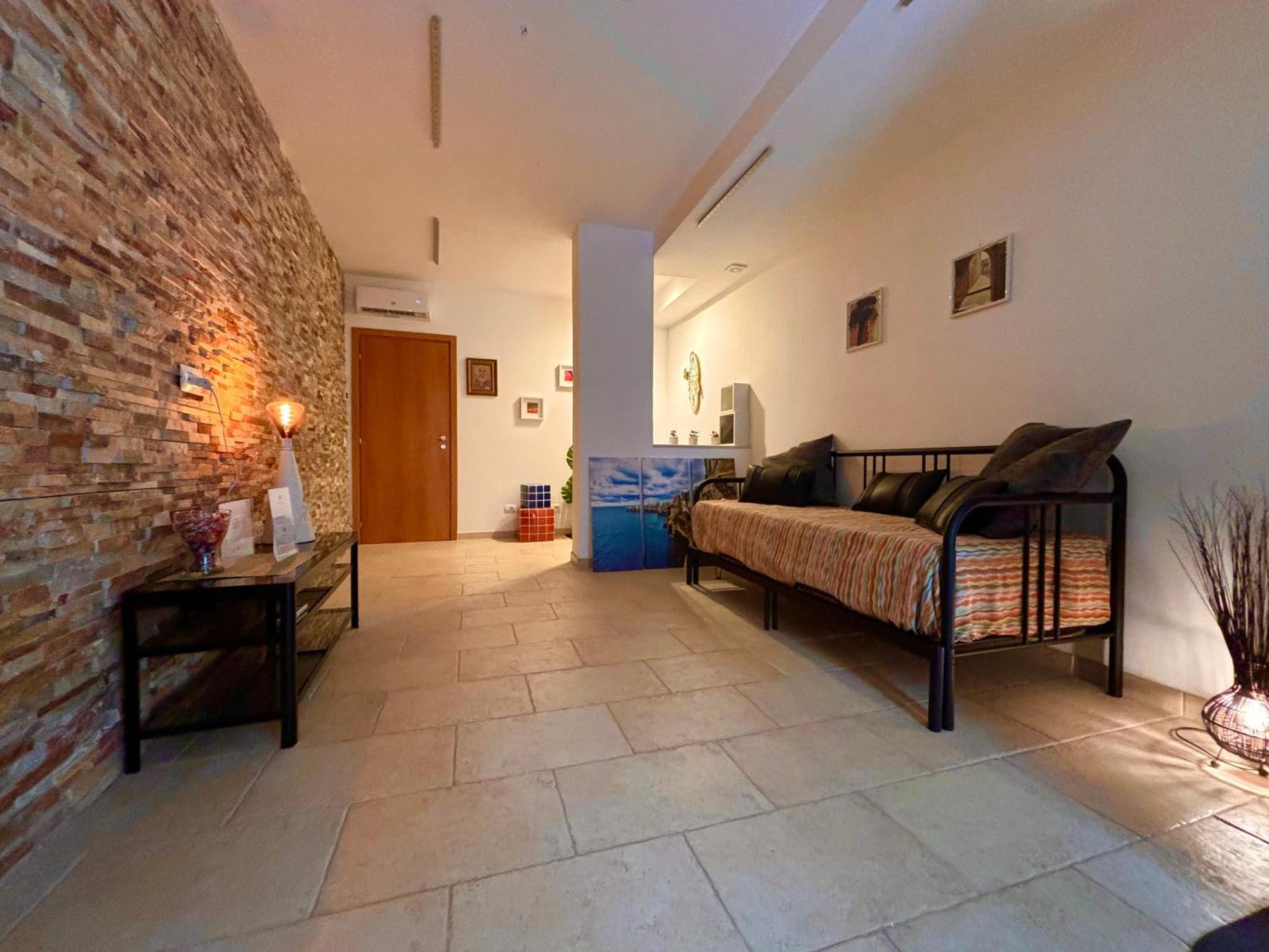 Dadu 14 Guest house