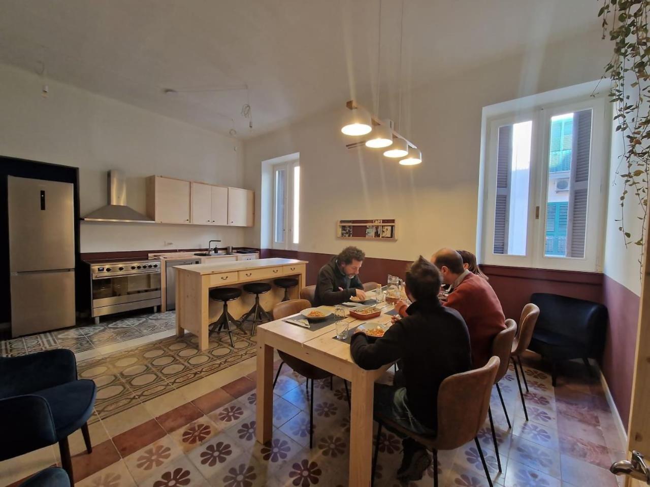 Lostabile & Coworking Guest house