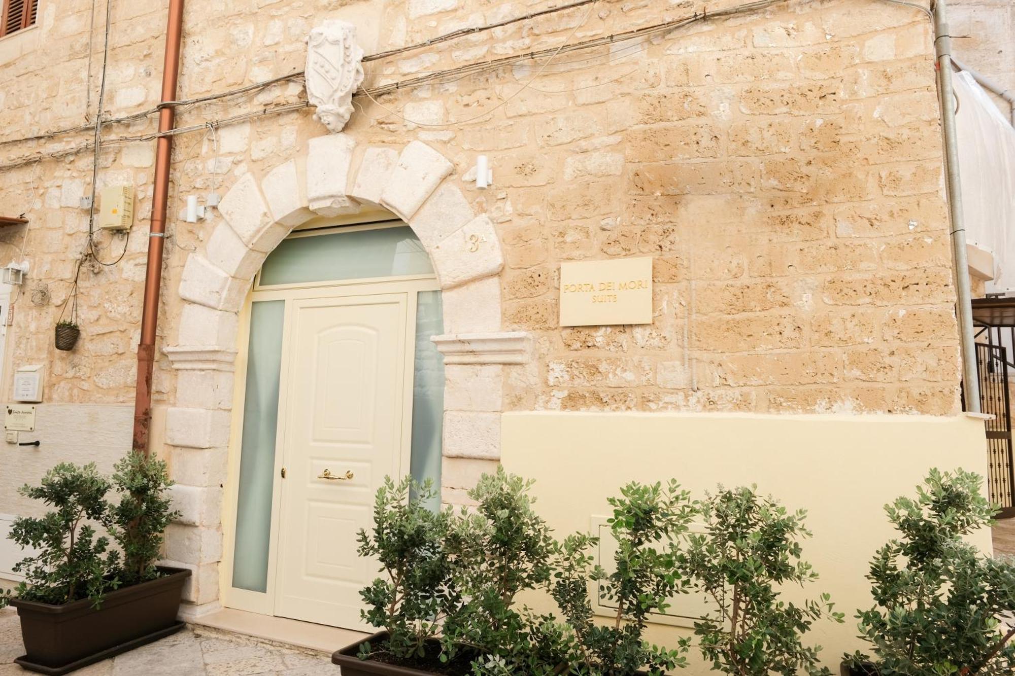 Porta Dei Mori * Bari